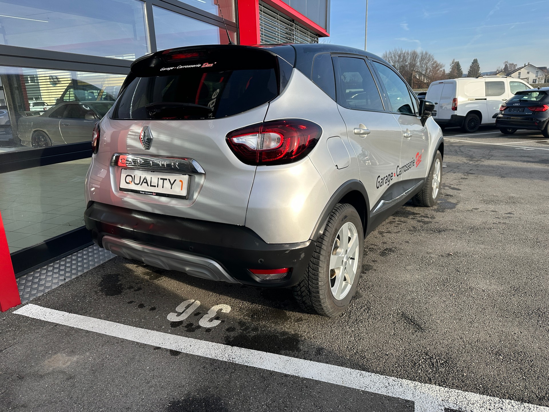 RENAULT Captur 1.2 T 16V Intens-image-3