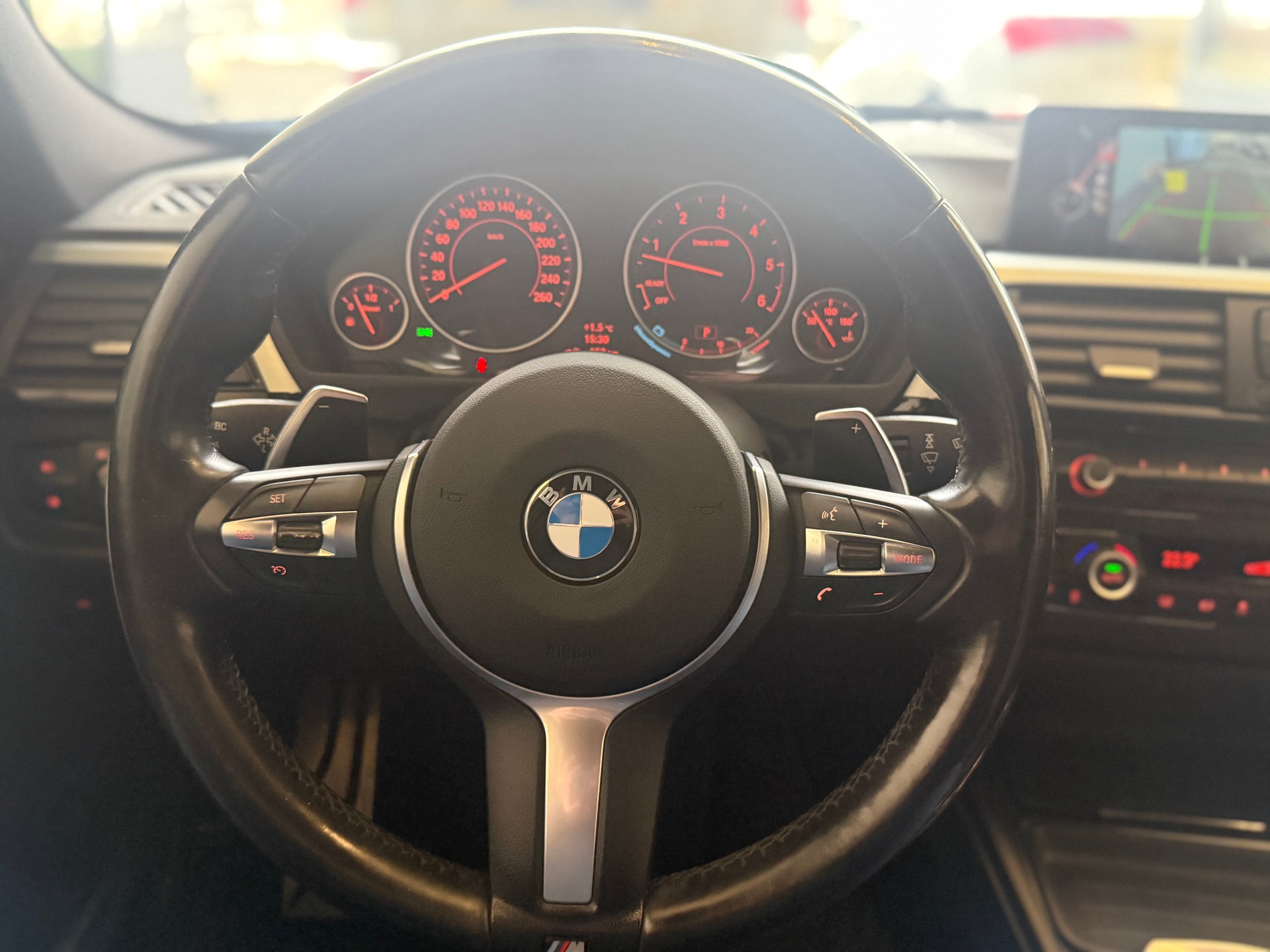 BMW 330d xDrive Touring Steptronic-image-11
