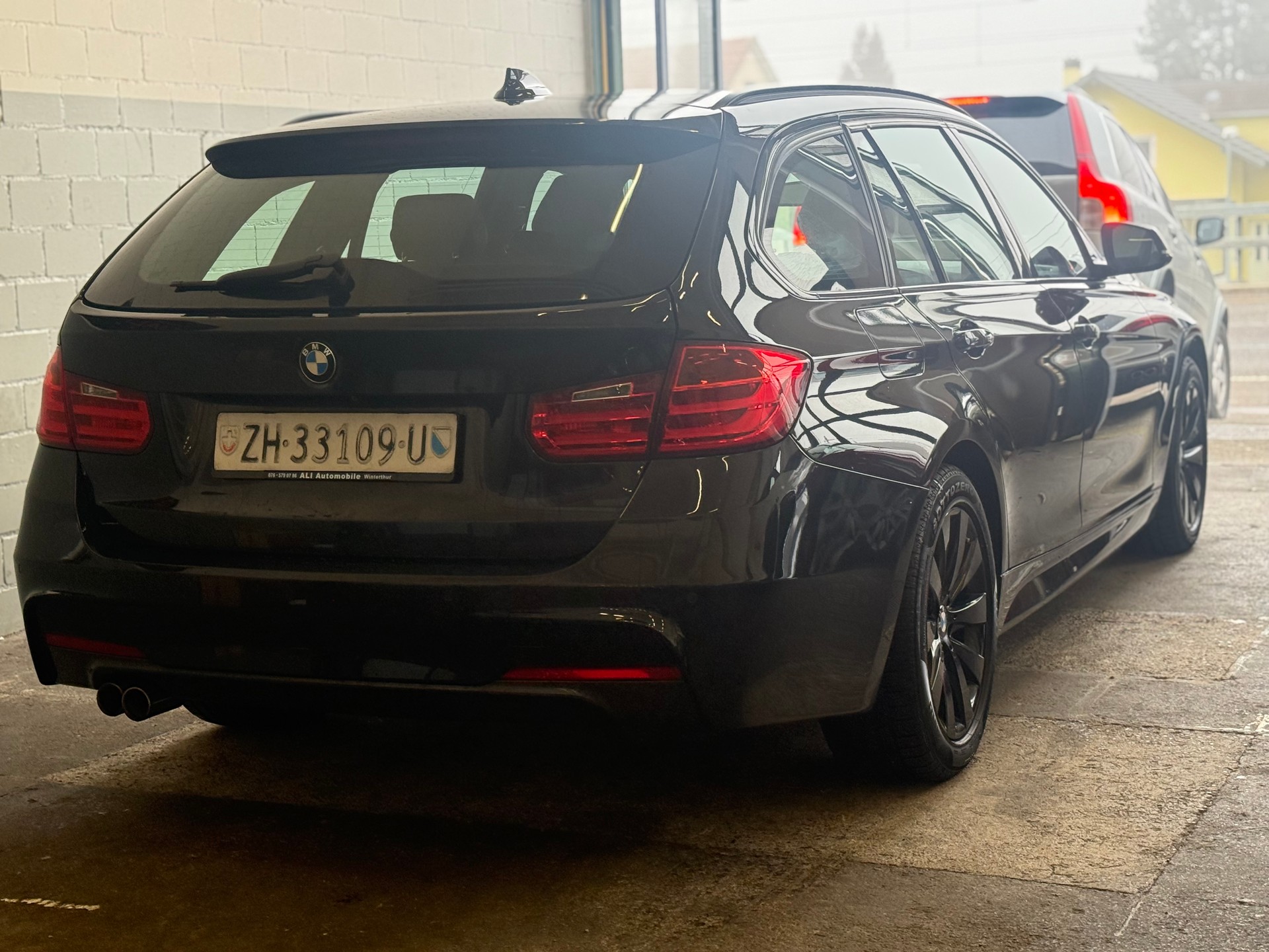 BMW 330d xDrive Touring Steptronic-image-5