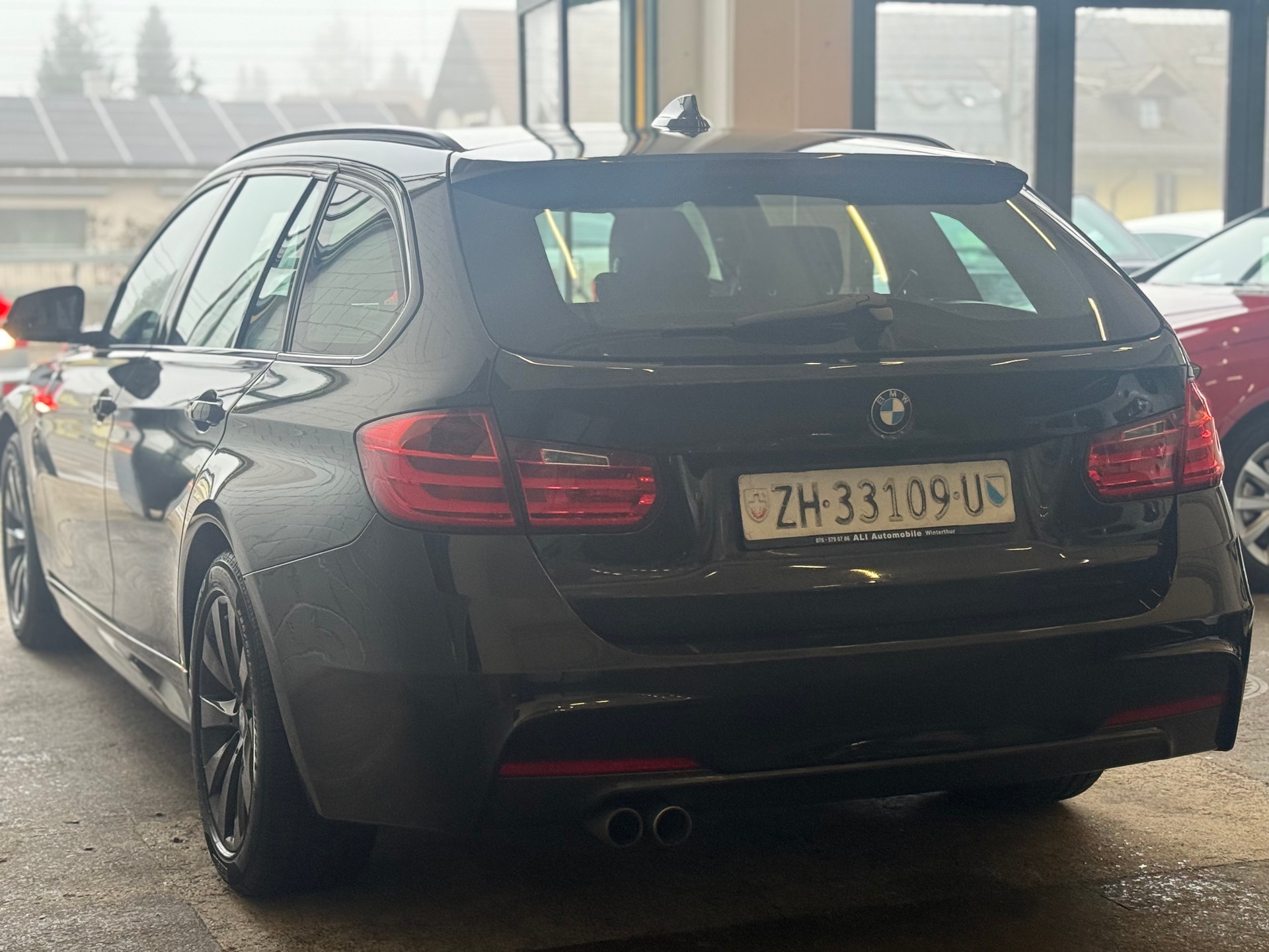 BMW 330d xDrive Touring Steptronic-image-4