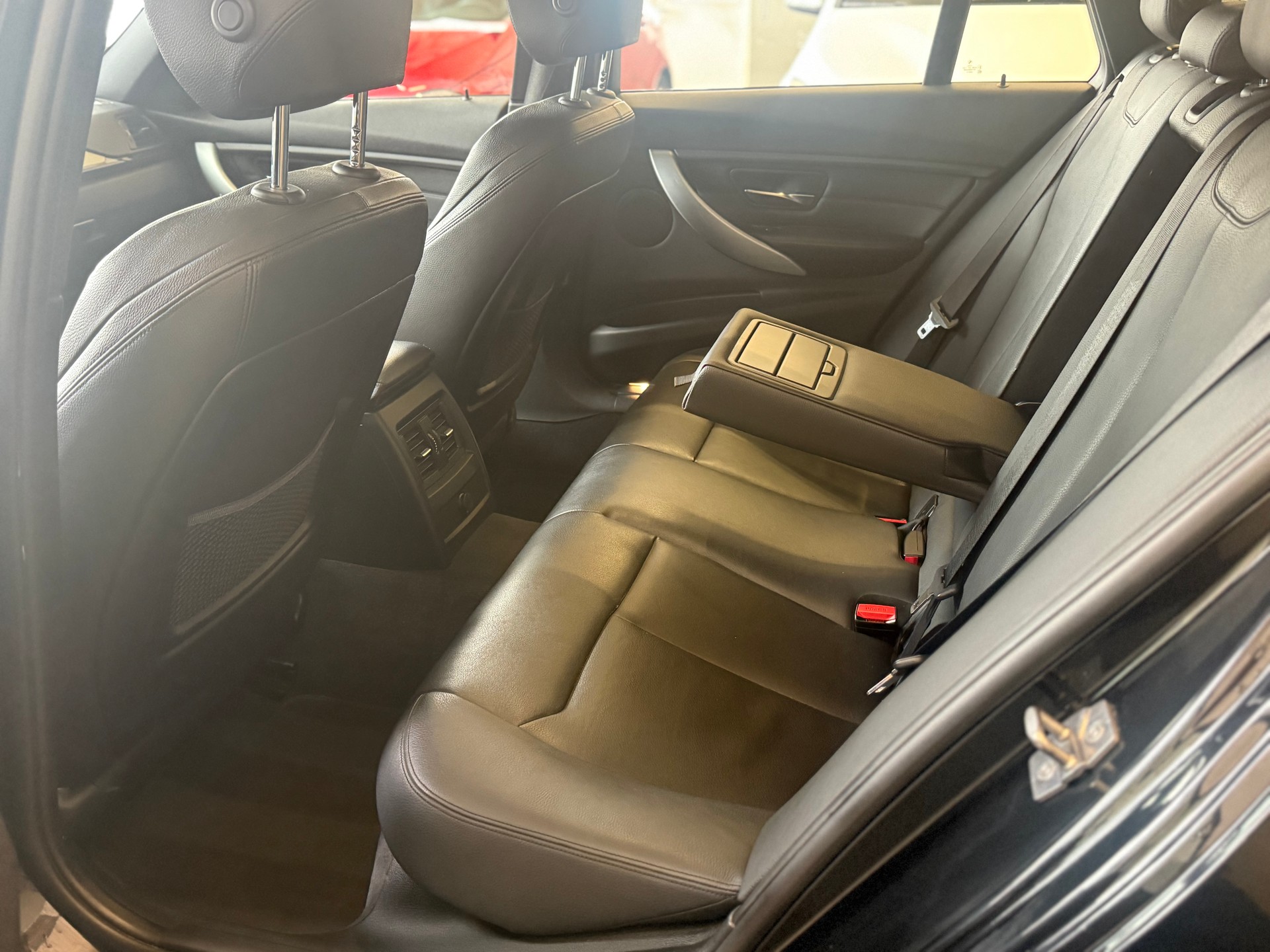 BMW 330d xDrive Touring Steptronic-image-8