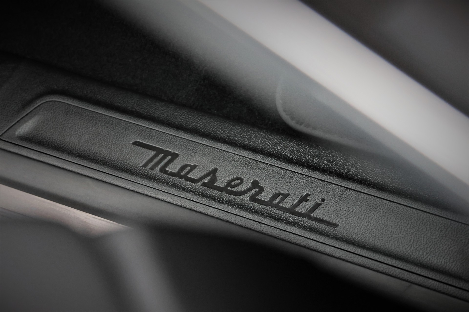 MASERATI Levante 2.0 MHEV GT Hybrid Automatica (CH) + 2.7T AHK-image-21