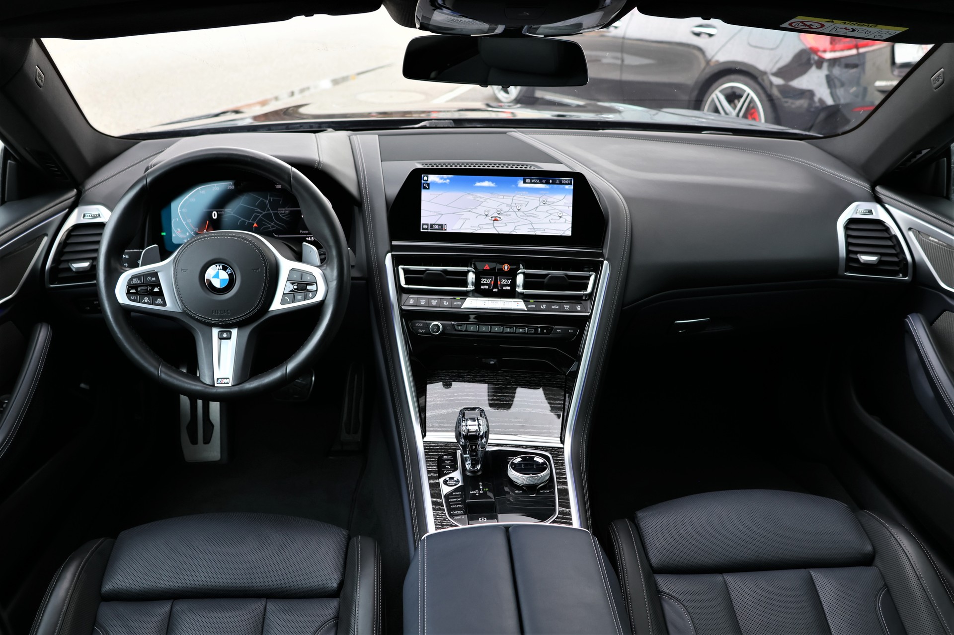 BMW 840i xDrive M Sport Steptronic-image-16
