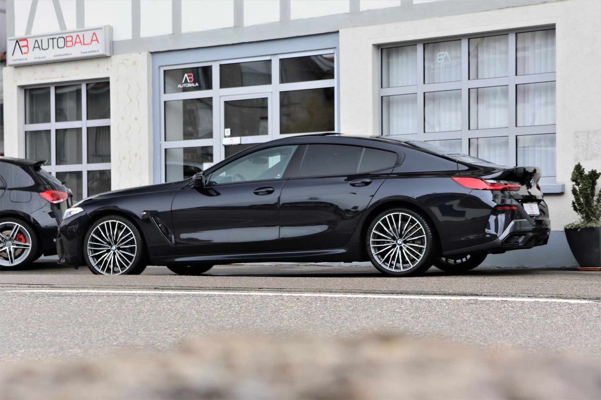 BMW 840i xDrive M Sport Steptronic-showroom-element-3