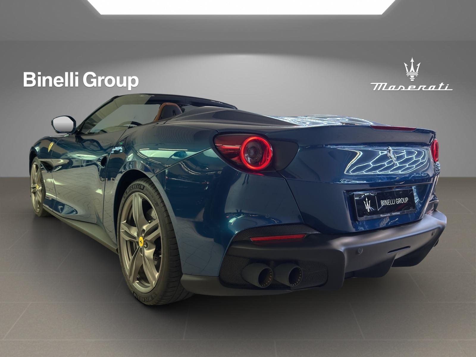 FERRARI Portofino M - Blu Abu Dhabi-showroom-element-2
