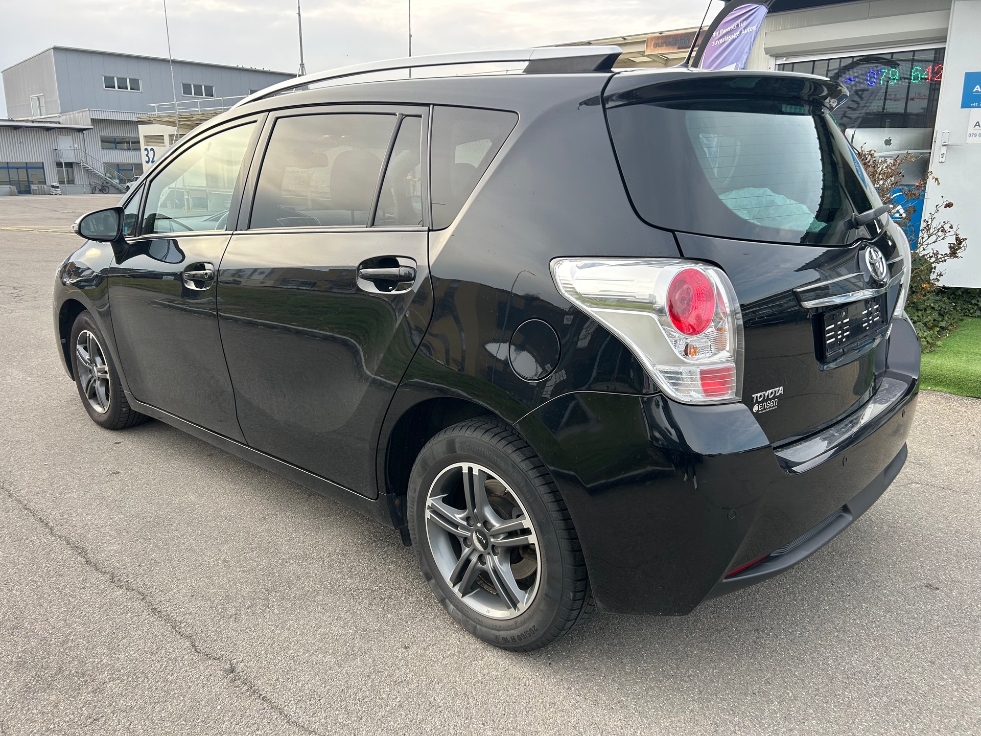 TOYOTA Verso 1.8 Swiss Trend Multidrive S-image-9