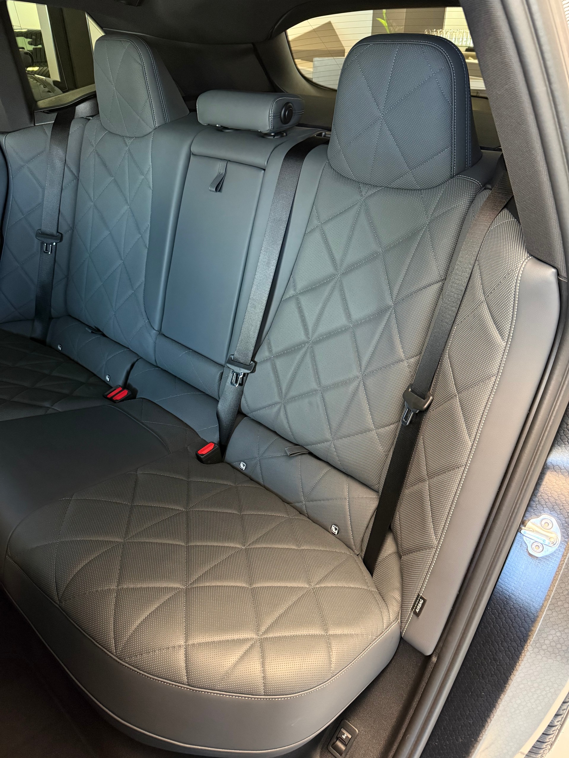 BMW iX xDrive40 Launch Edition | SOH 99.98%-image-7