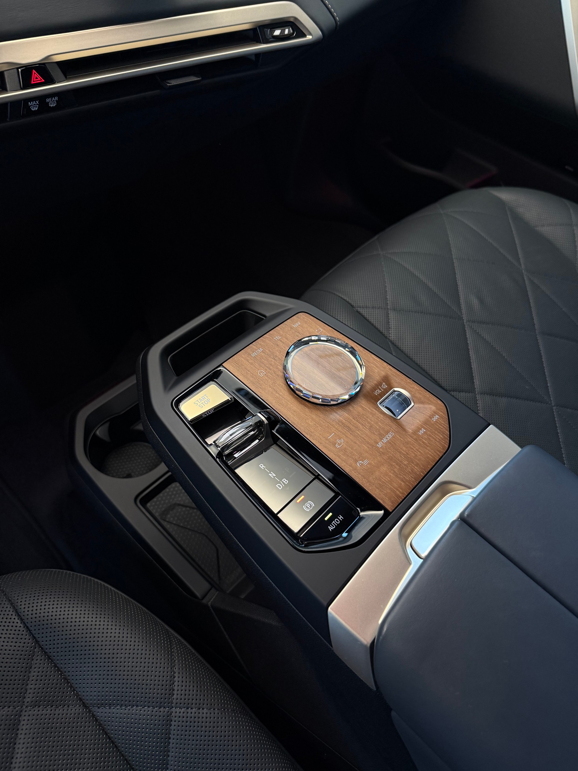 BMW iX xDrive40 Launch Edition | SOH 99.98%-image-20