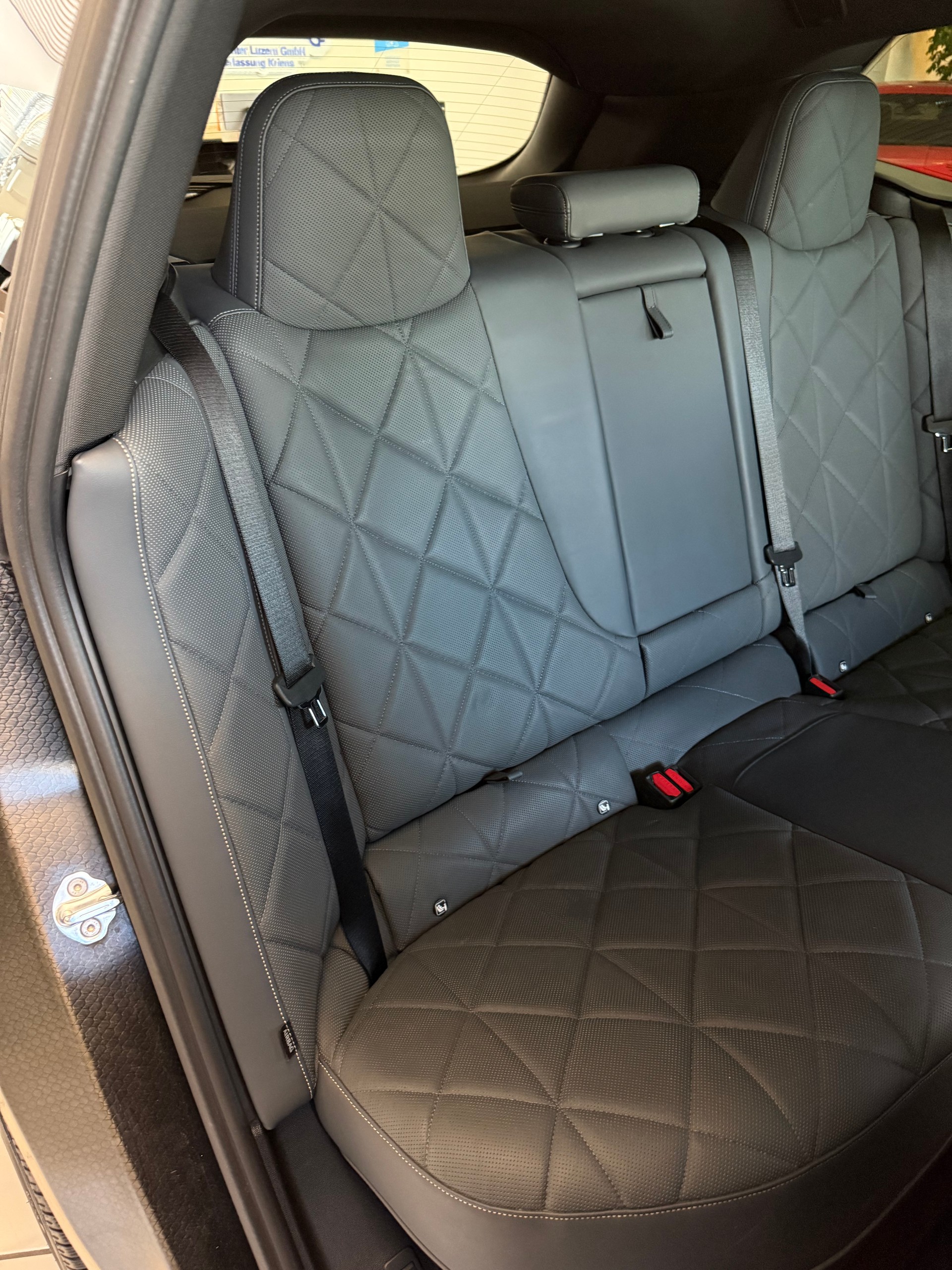 BMW iX xDrive40 Launch Edition | SOH 99.98%-image-11