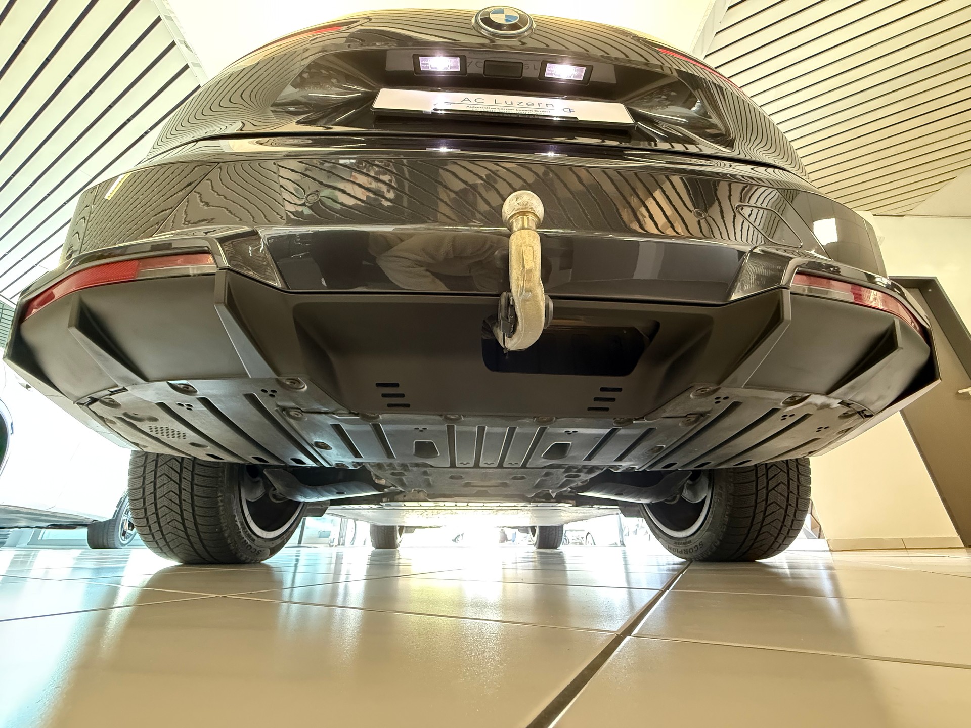 BMW iX xDrive40 Launch Edition | SOH 99.98%-image-26