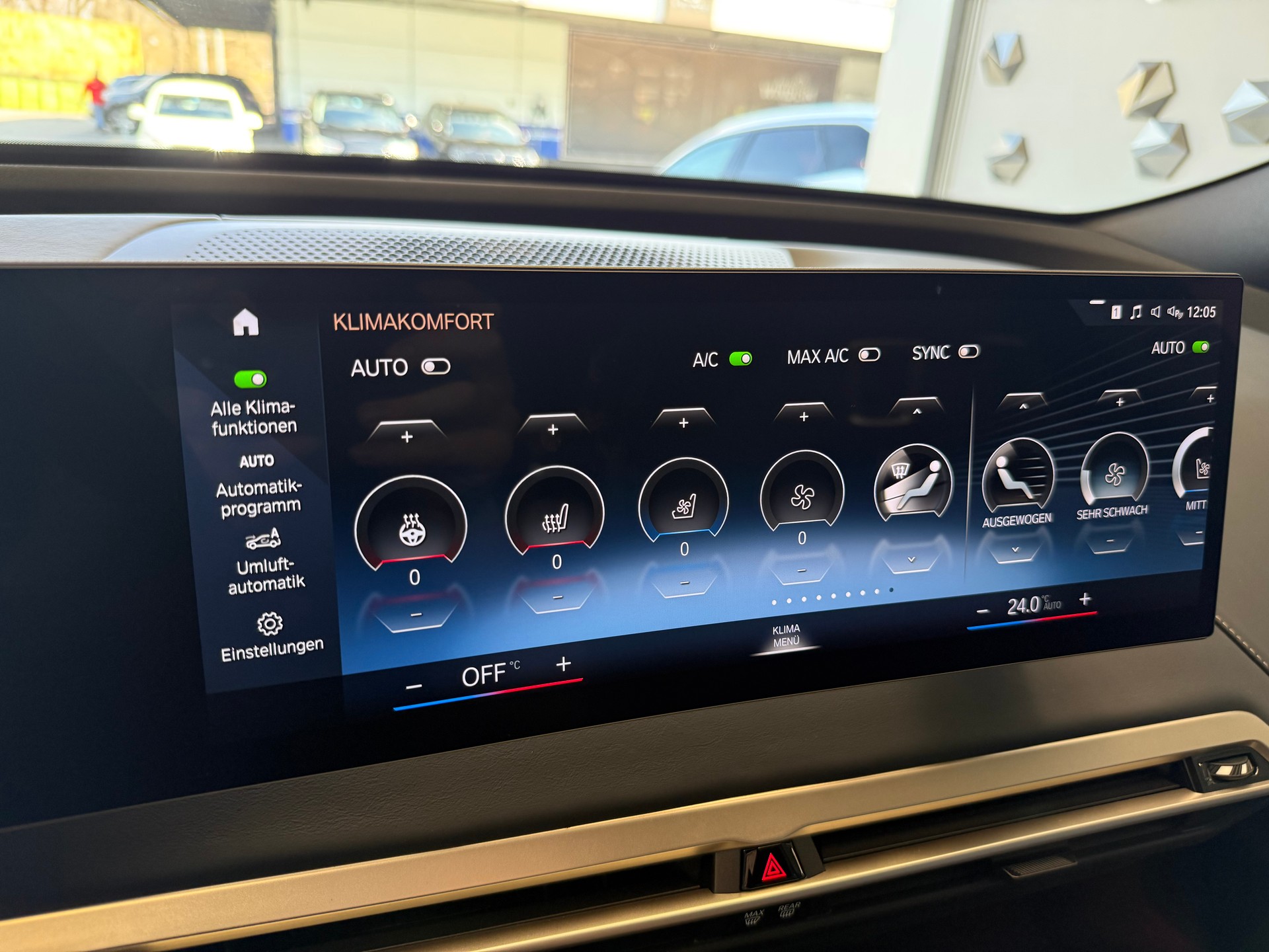 BMW iX xDrive40 Launch Edition | SOH 99.98%-image-18
