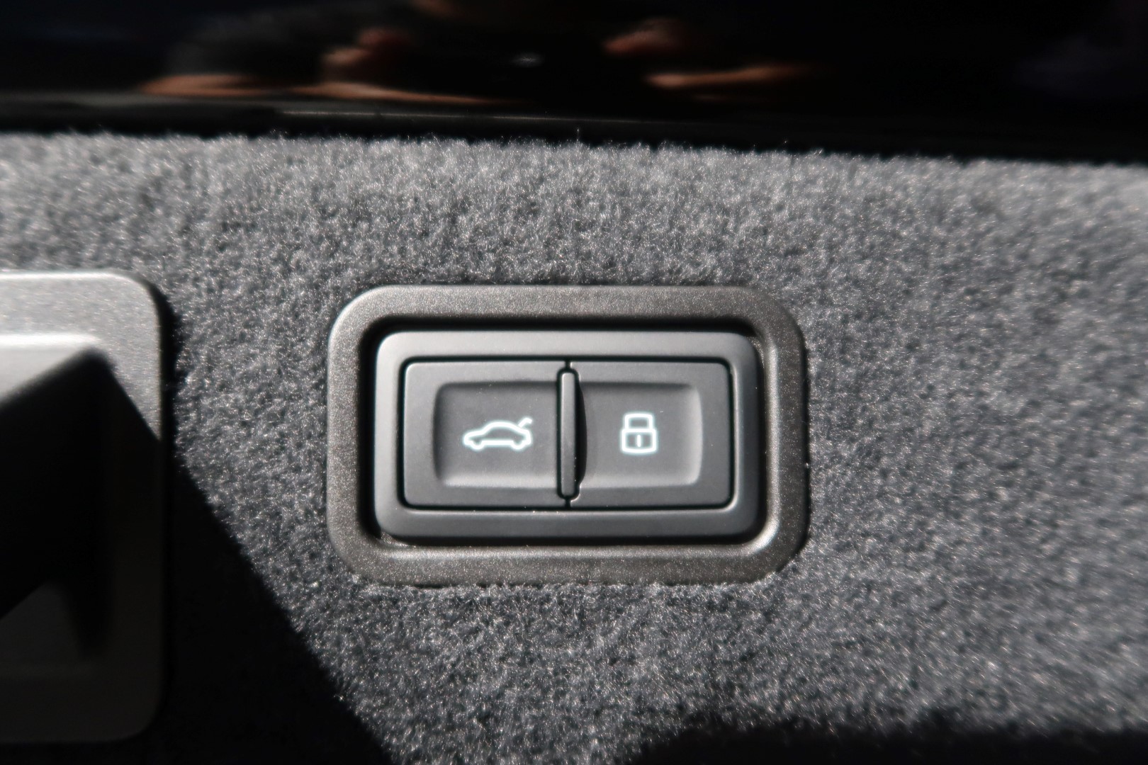 AUDI A8 50 TDI quattro tiptronic-image-17