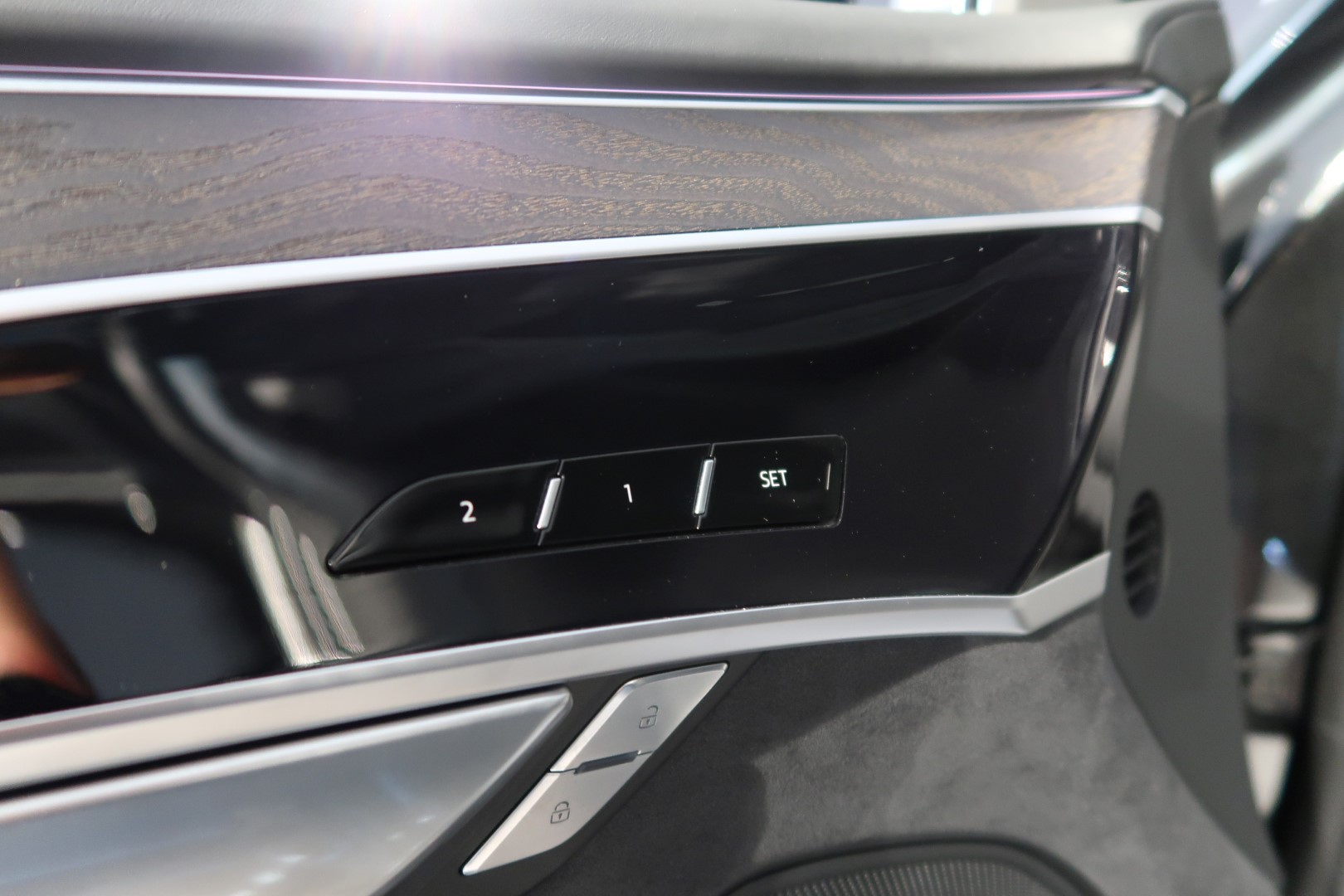 AUDI A8 50 TDI quattro tiptronic-image-10