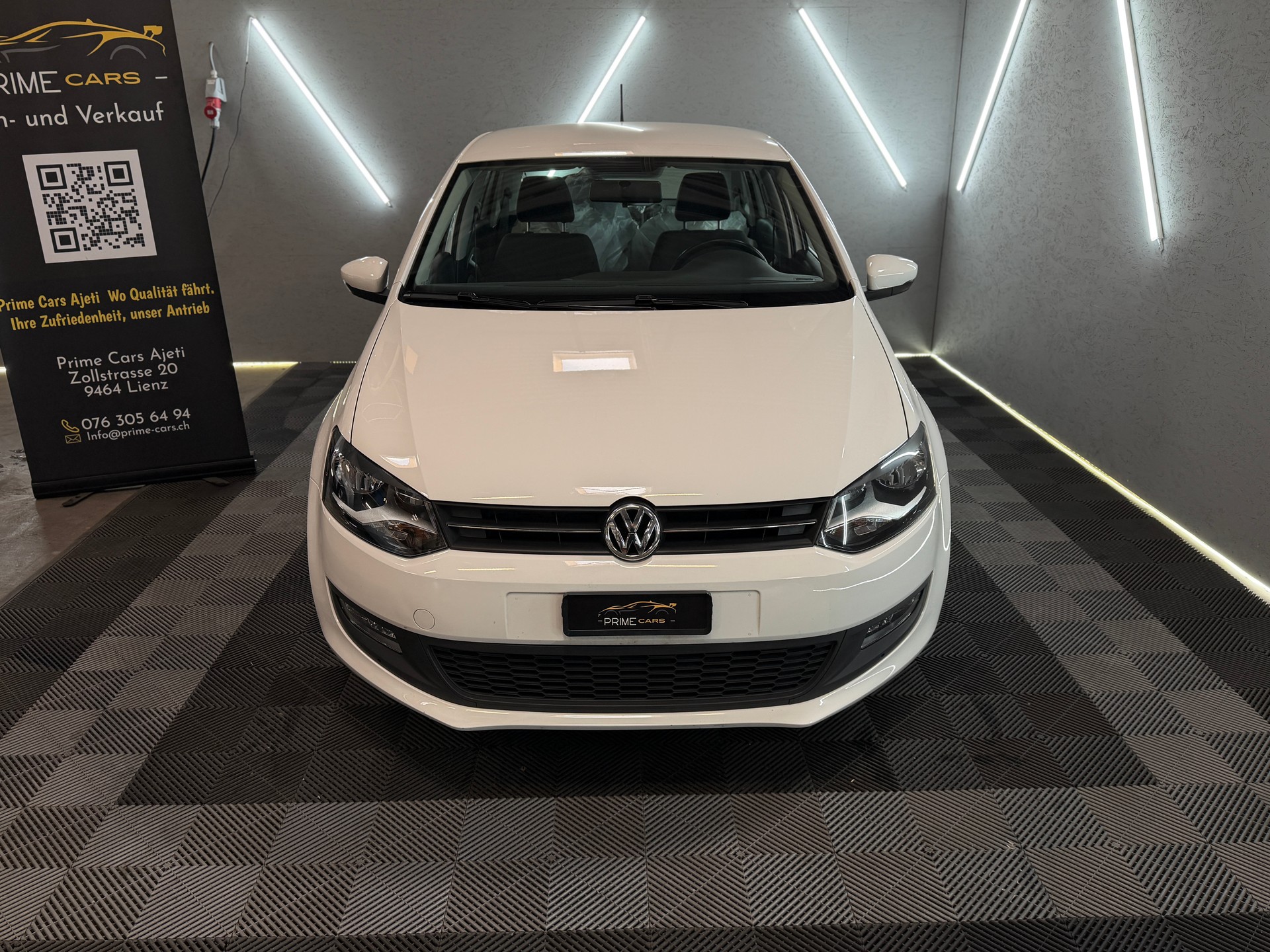 VW Polo 1.2-showroom-element-2