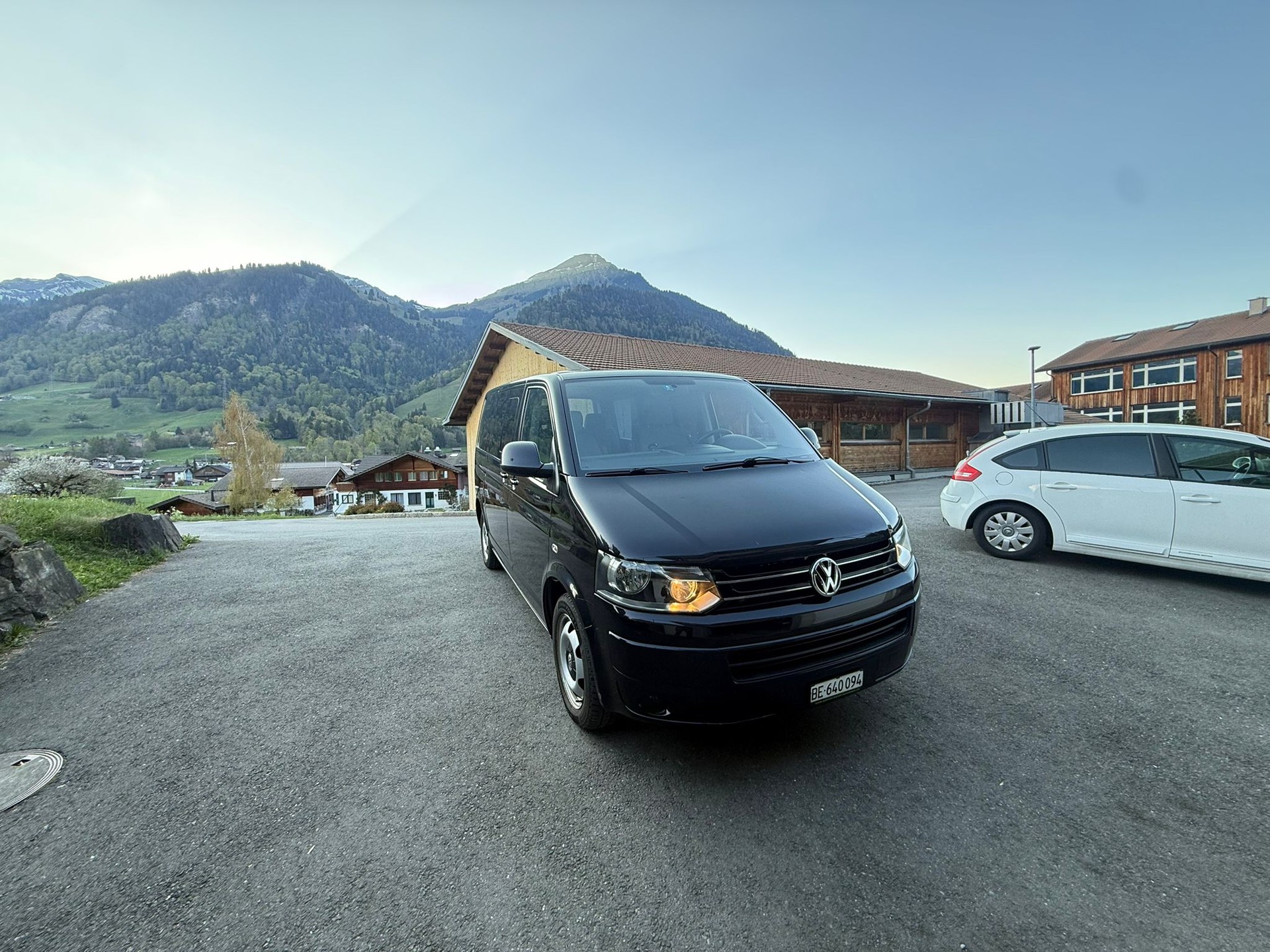 VW T5 Multivan 2.0 TDI CR Comfortline 4Motion-image-2
