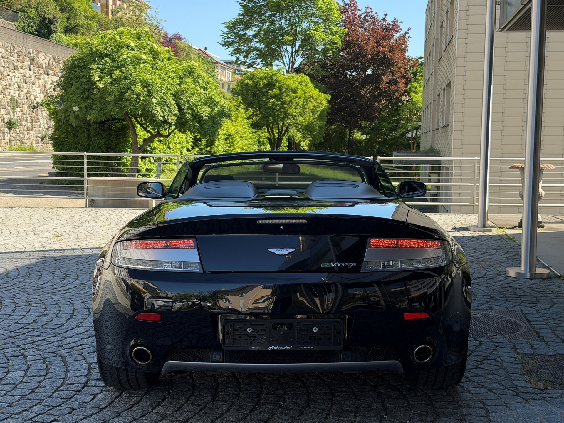 ASTON MARTIN V8 Vantage 4.3 N400-image-4