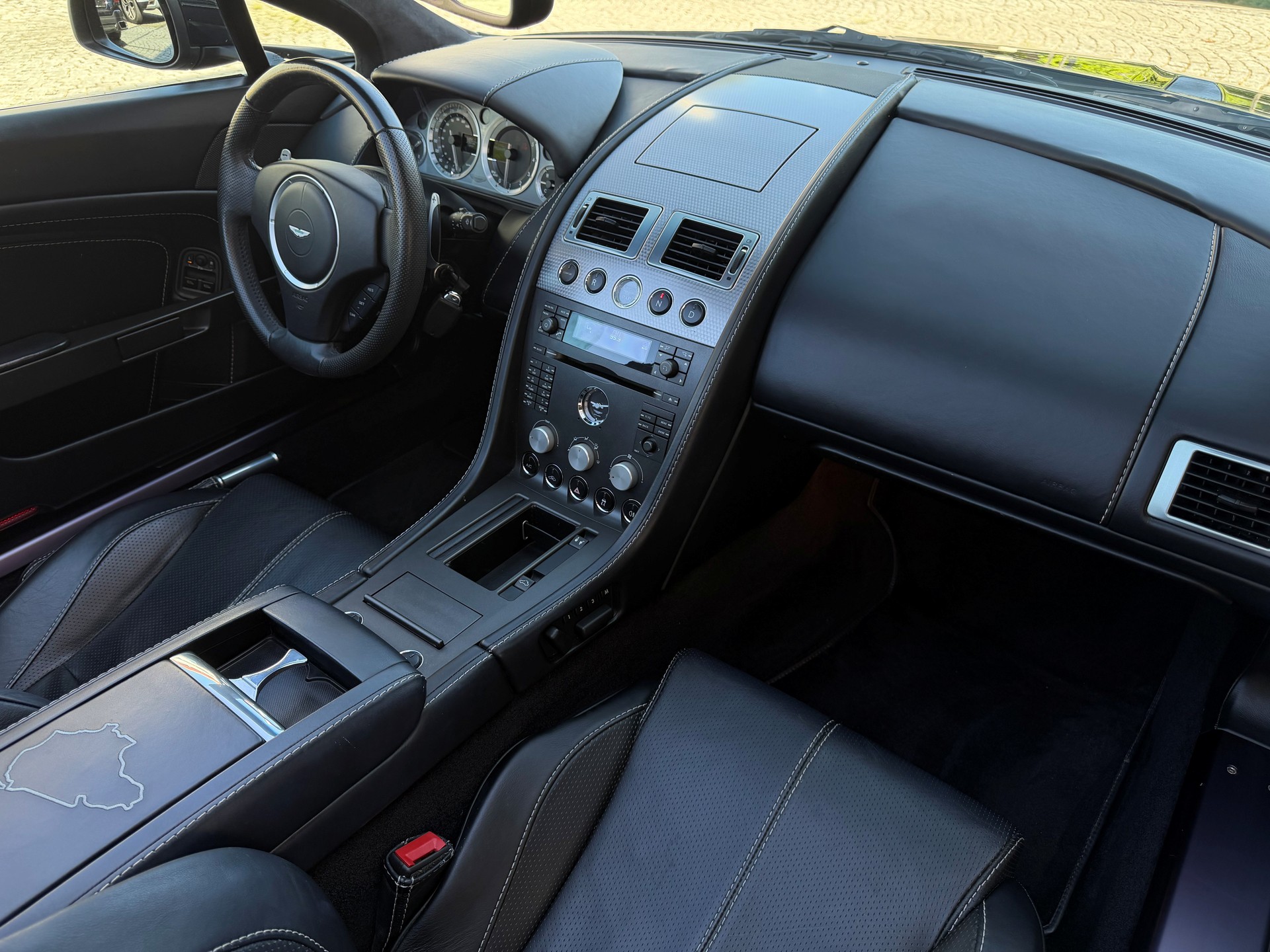 ASTON MARTIN V8 Vantage 4.3 N400-image-9