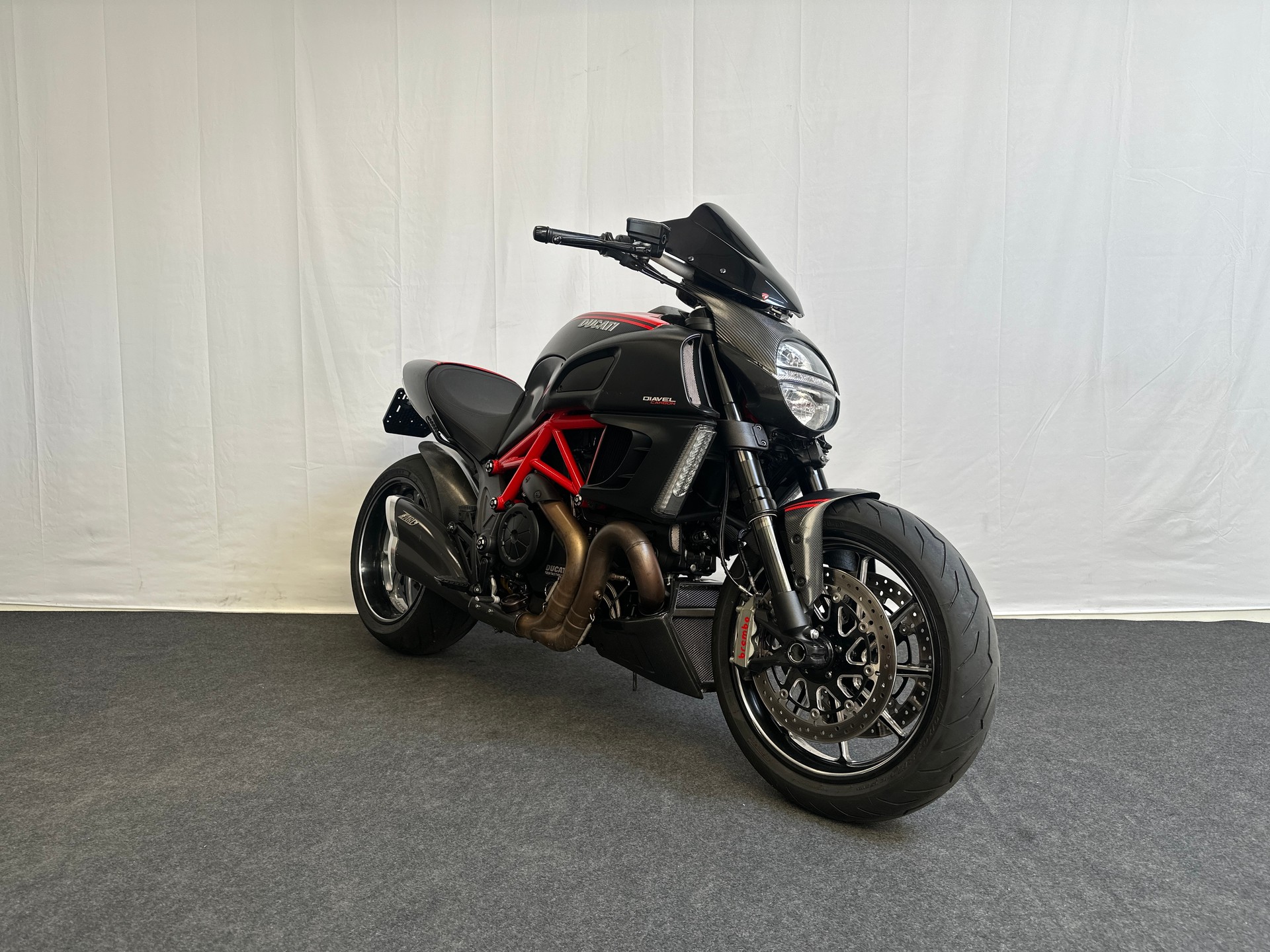 DUCATI Diavel 1200 Carbon-image-1