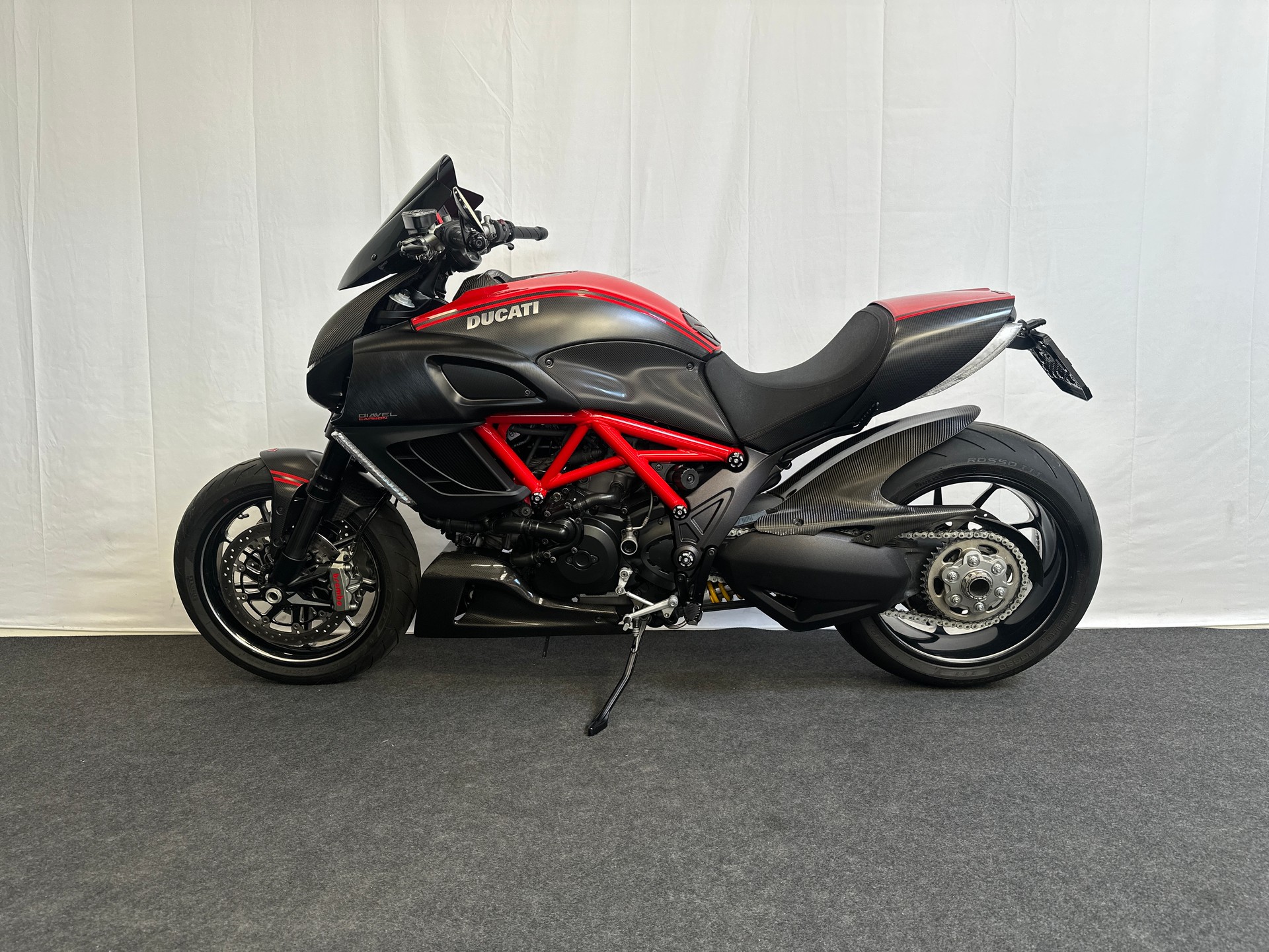 DUCATI Diavel 1200 Carbon-image-3