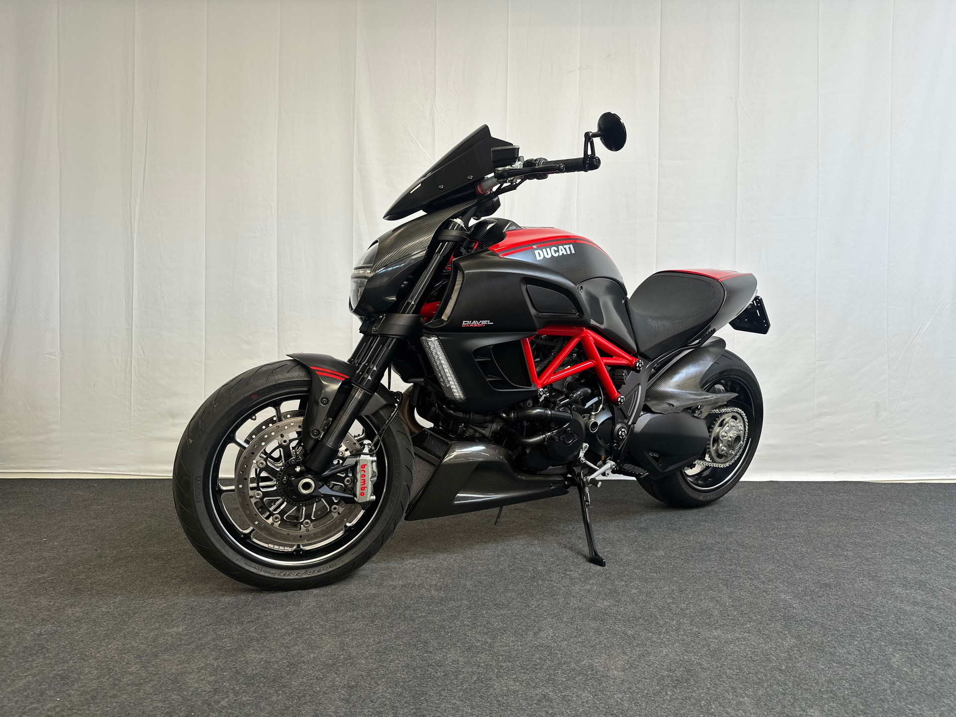 DUCATI Diavel 1200 Carbon-image-2