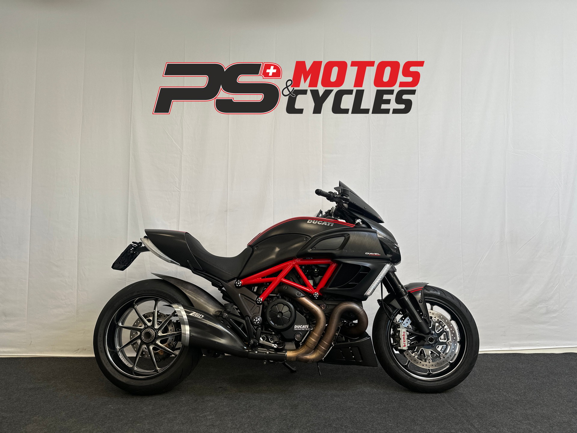 DUCATI Diavel 1200 Carbon-image-0