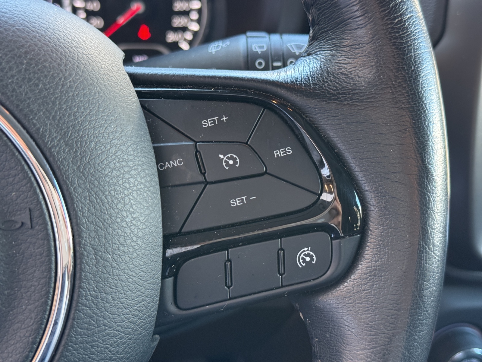 JEEP Renegade 1.0 Turbo Night Eagle-image-23