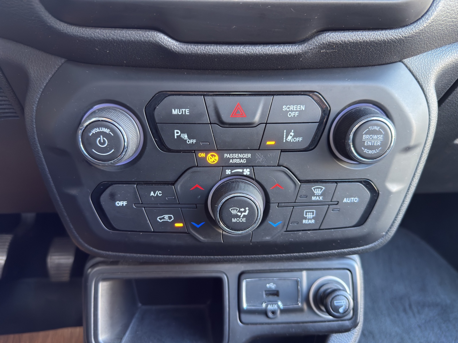 JEEP Renegade 1.0 Turbo Night Eagle-image-15
