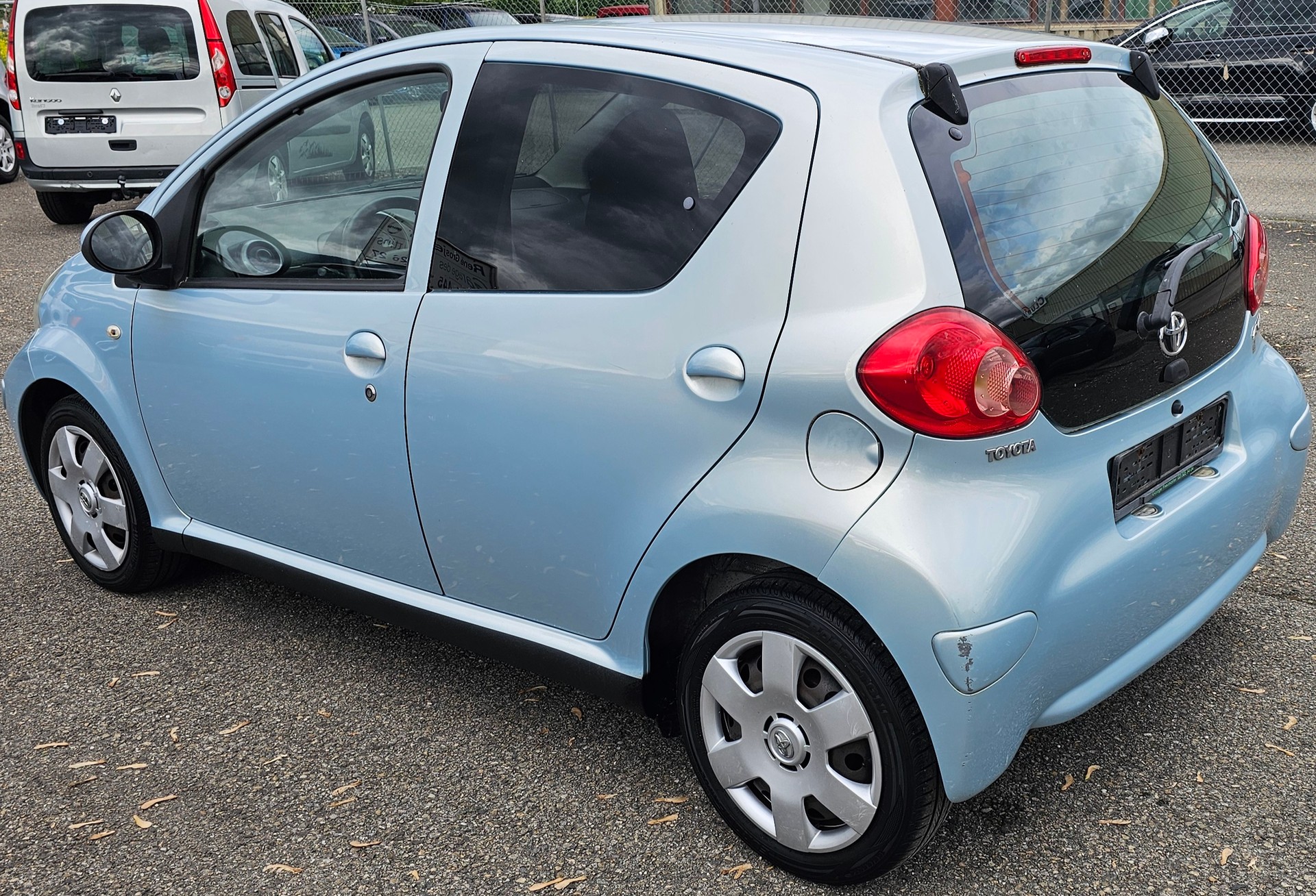 TOYOTA Aygo 1.0 Linea Sol-image-3