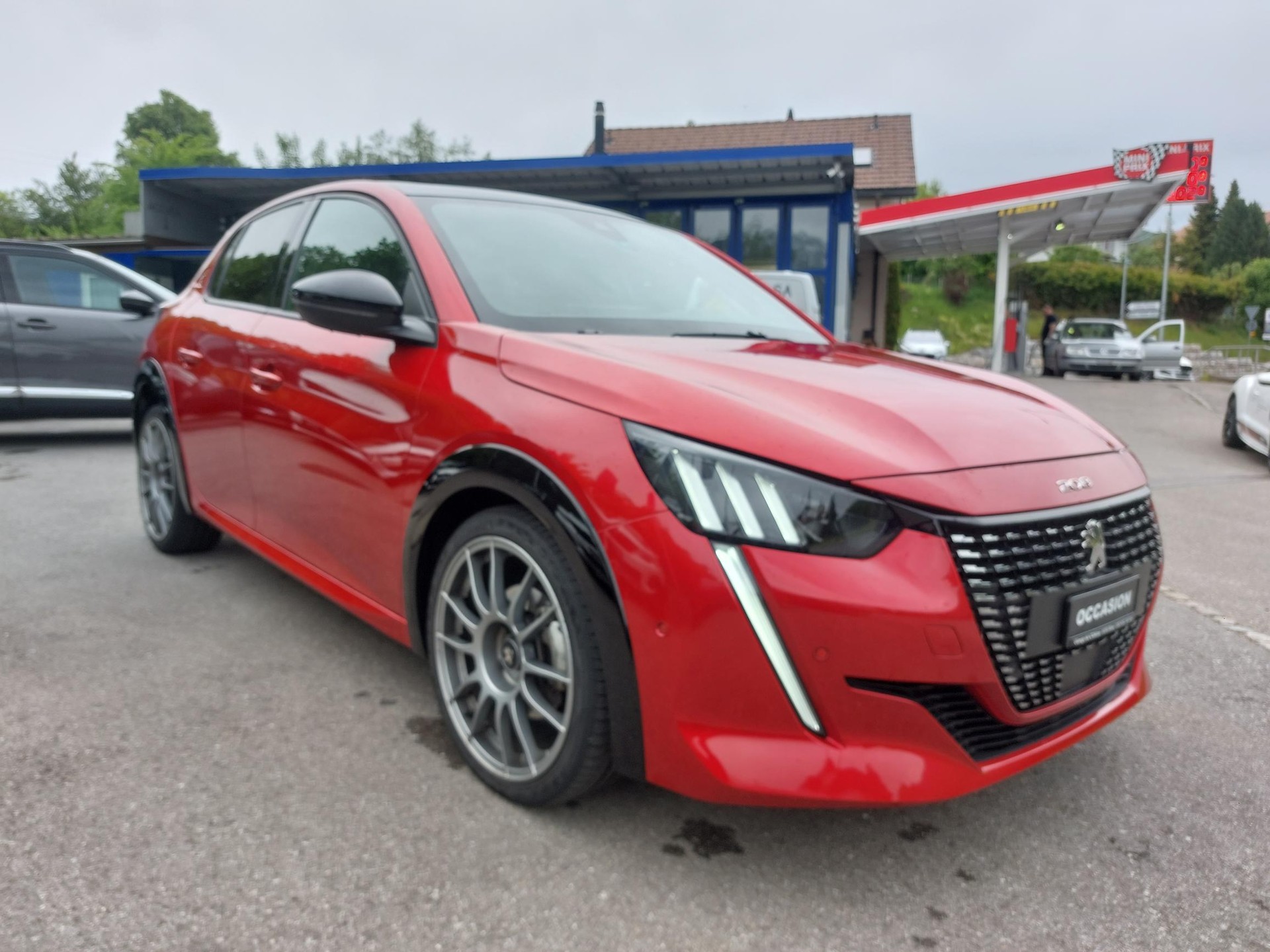PEUGEOT 208 1.2 PureTech GT EAT8-image-5