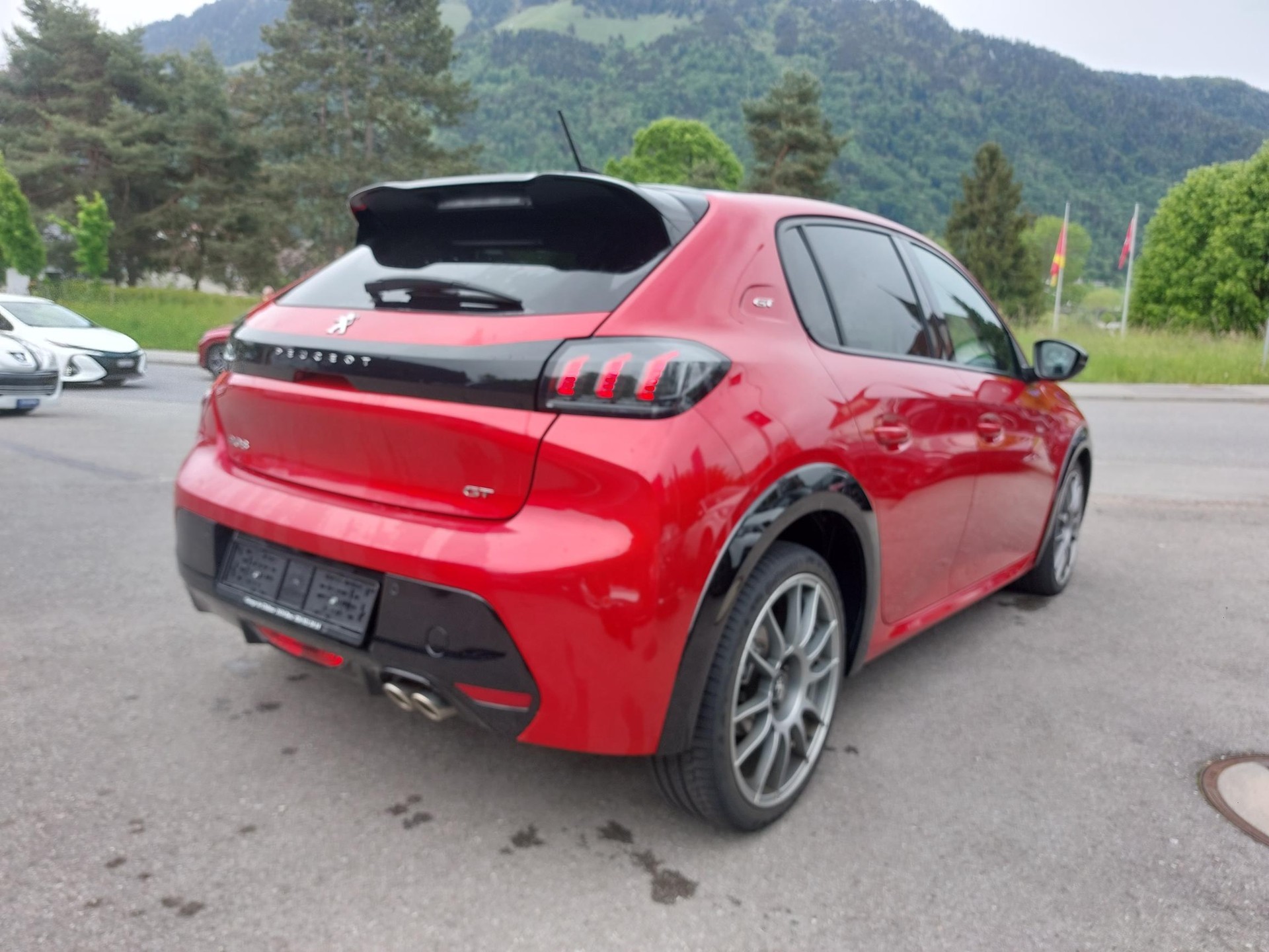 PEUGEOT 208 1.2 PureTech GT EAT8-image-3
