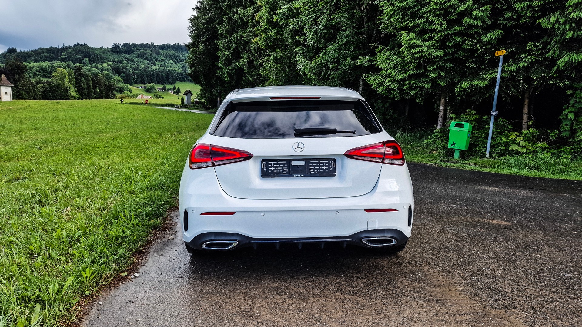 MERCEDES-BENZ A 180 d AMG Line-showroom-element-3