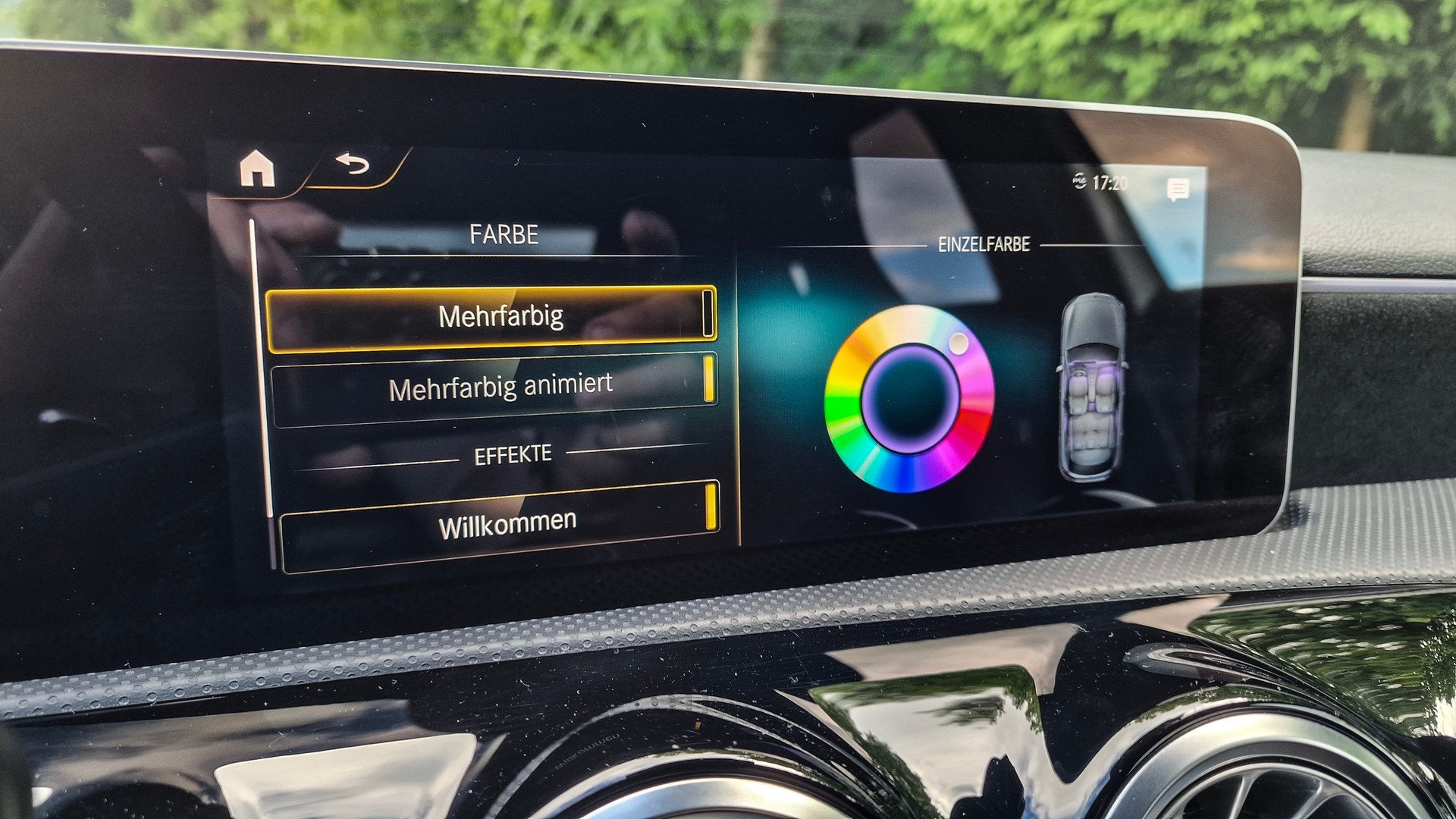 MERCEDES-BENZ A 180 d AMG Line-image-17