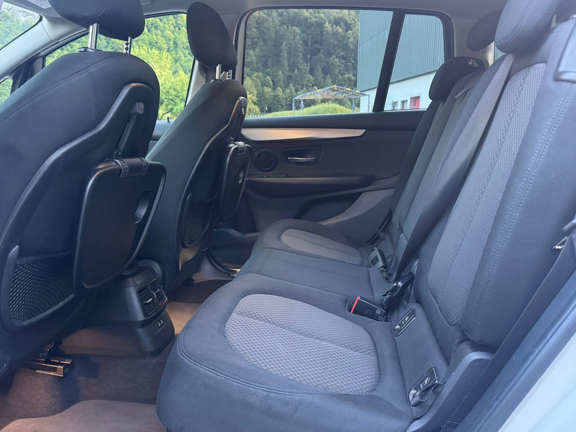 BMW 218d xDrive Gran Tourer Swiss Adv. Sport Stept.-image-13