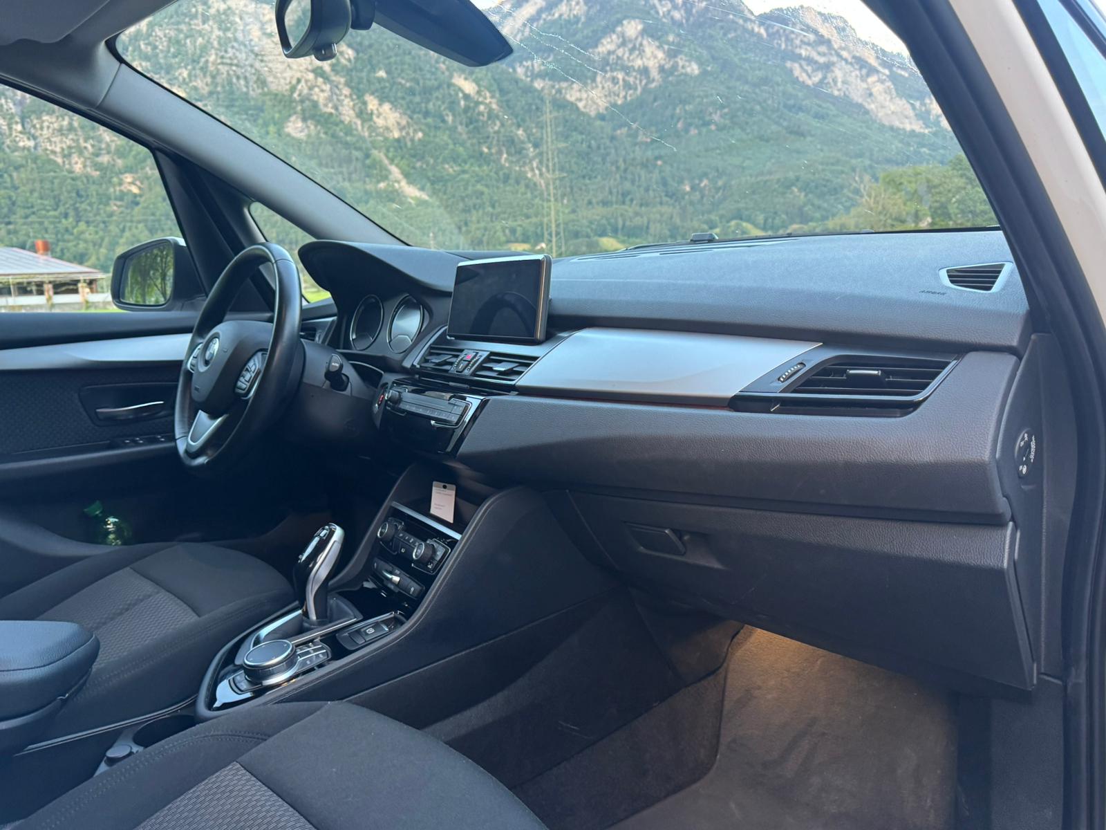 BMW 218d xDrive Gran Tourer Swiss Adv. Sport Stept.-image-17