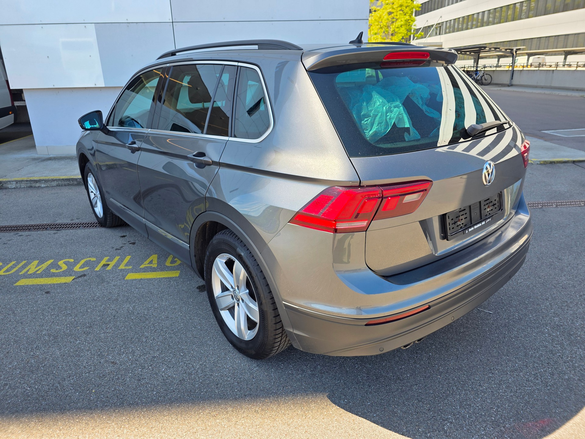 VW Tiguan 2.0 TDI SCR Comfortline 4Motion DSG-showroom-element-3