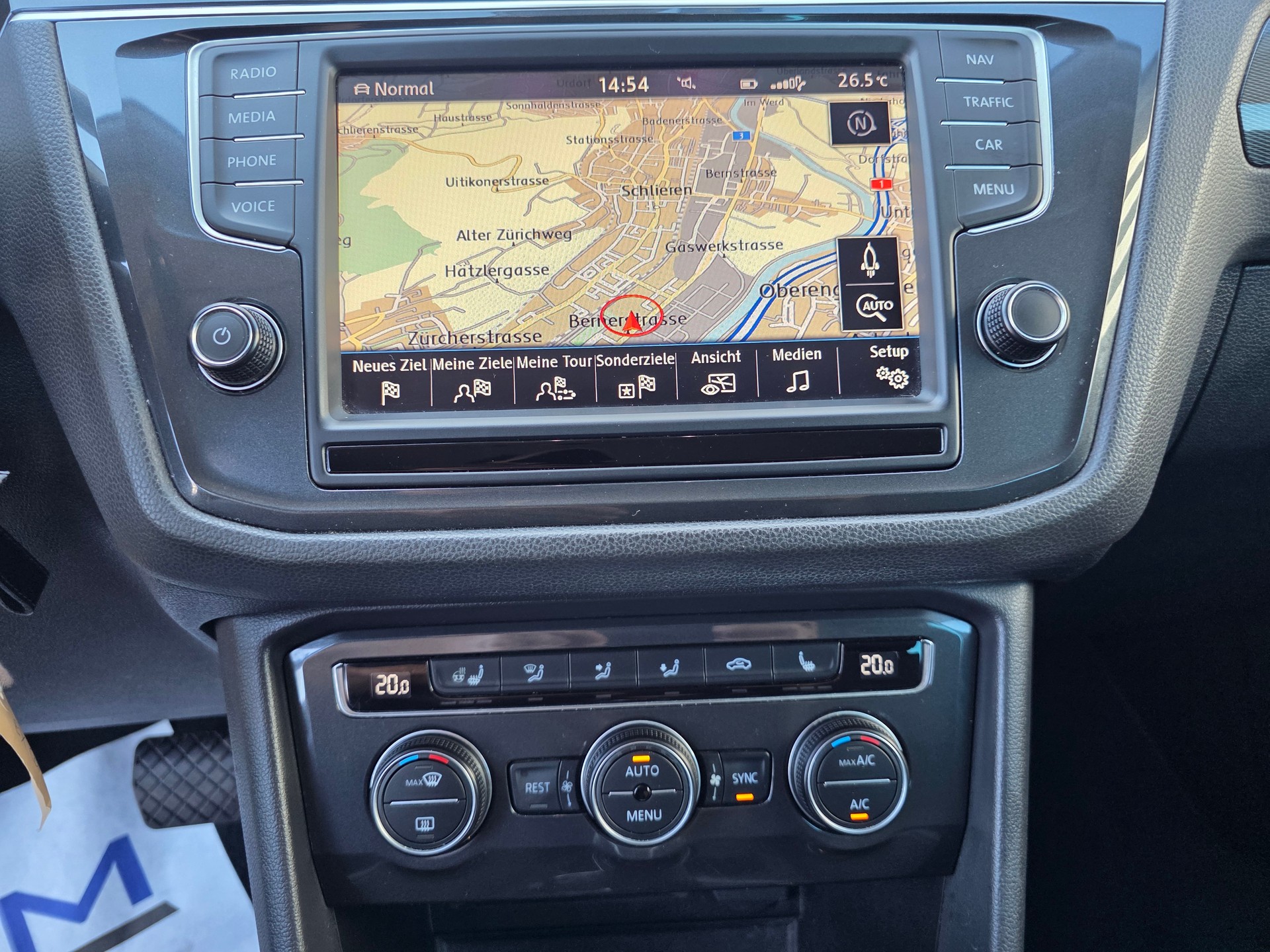 VW Tiguan 2.0 TDI SCR Comfortline 4Motion DSG-image-11