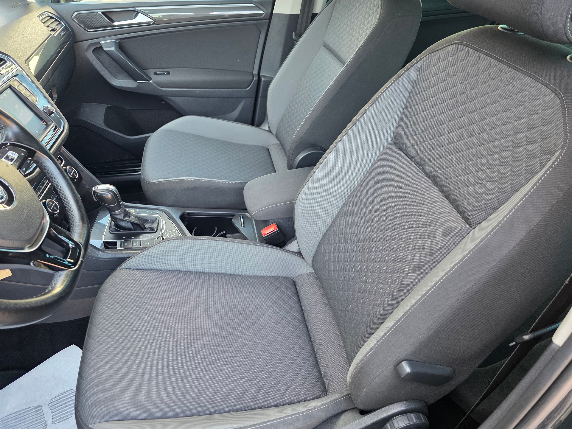 VW Tiguan 2.0 TDI SCR Comfortline 4Motion DSG-image-15
