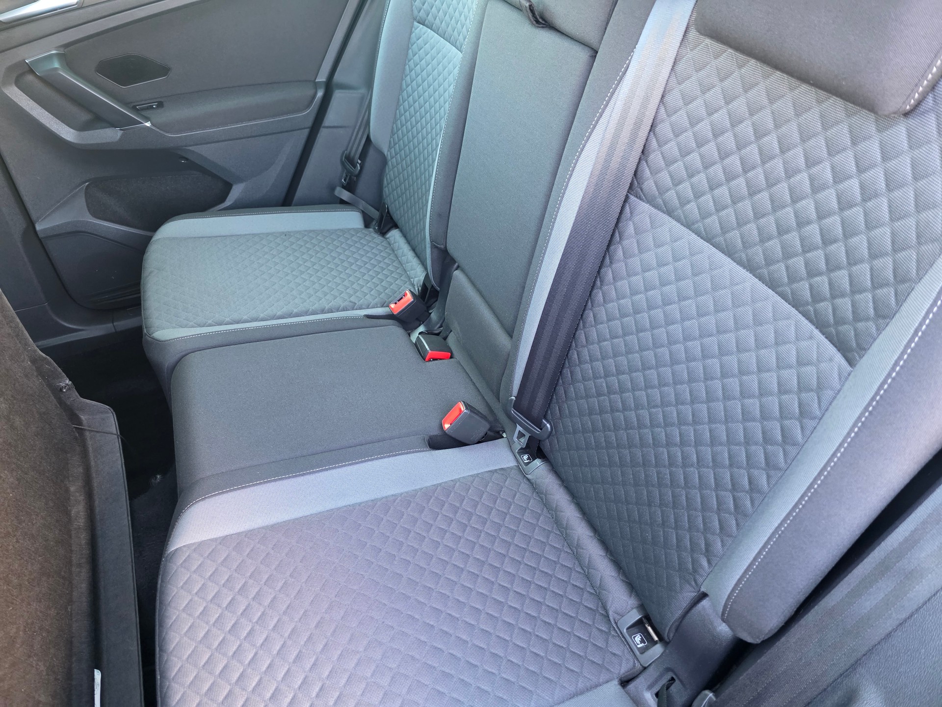 VW Tiguan 2.0 TDI SCR Comfortline 4Motion DSG-image-21