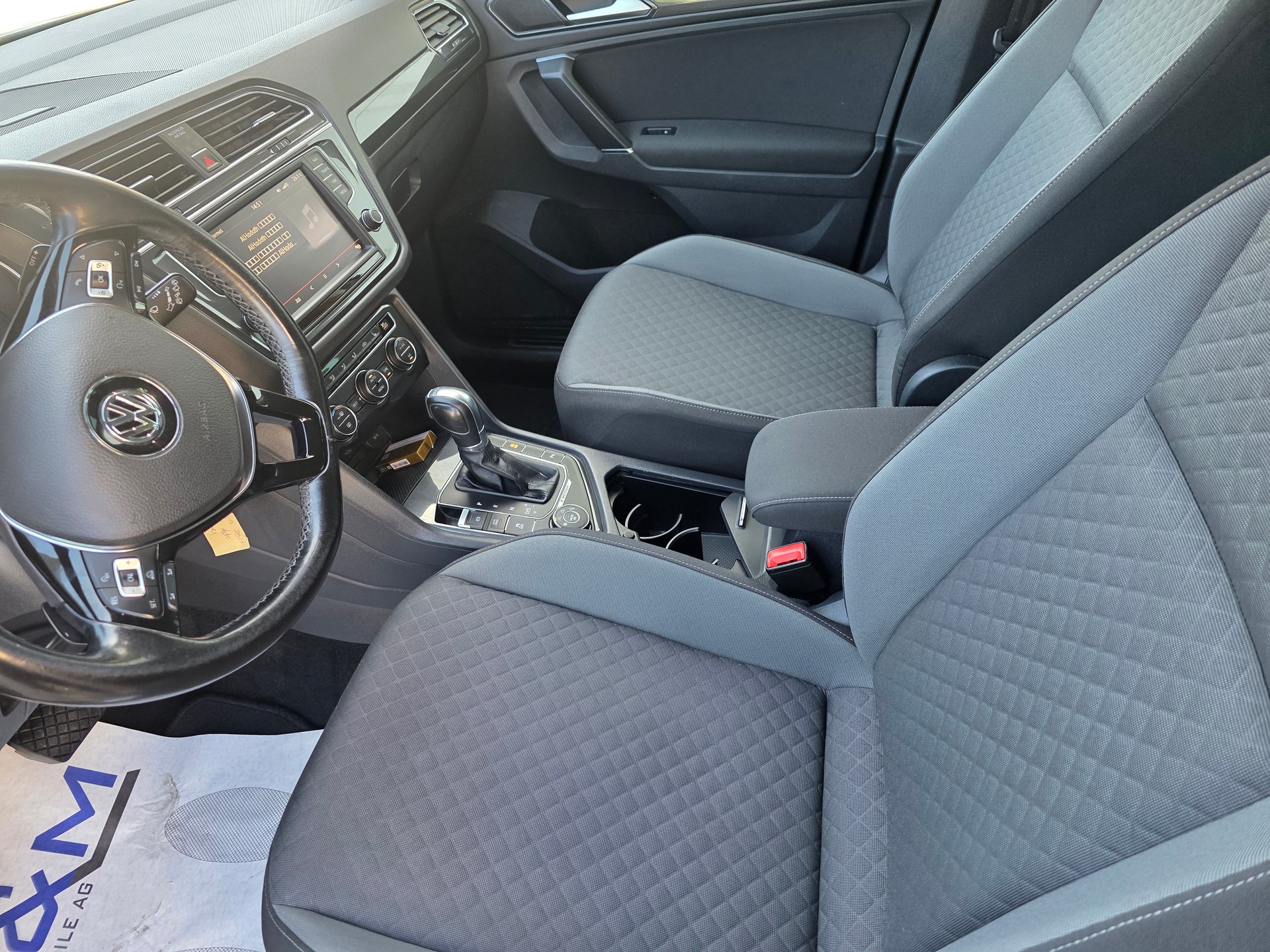 VW Tiguan 2.0 TDI SCR Comfortline 4Motion DSG-image-18