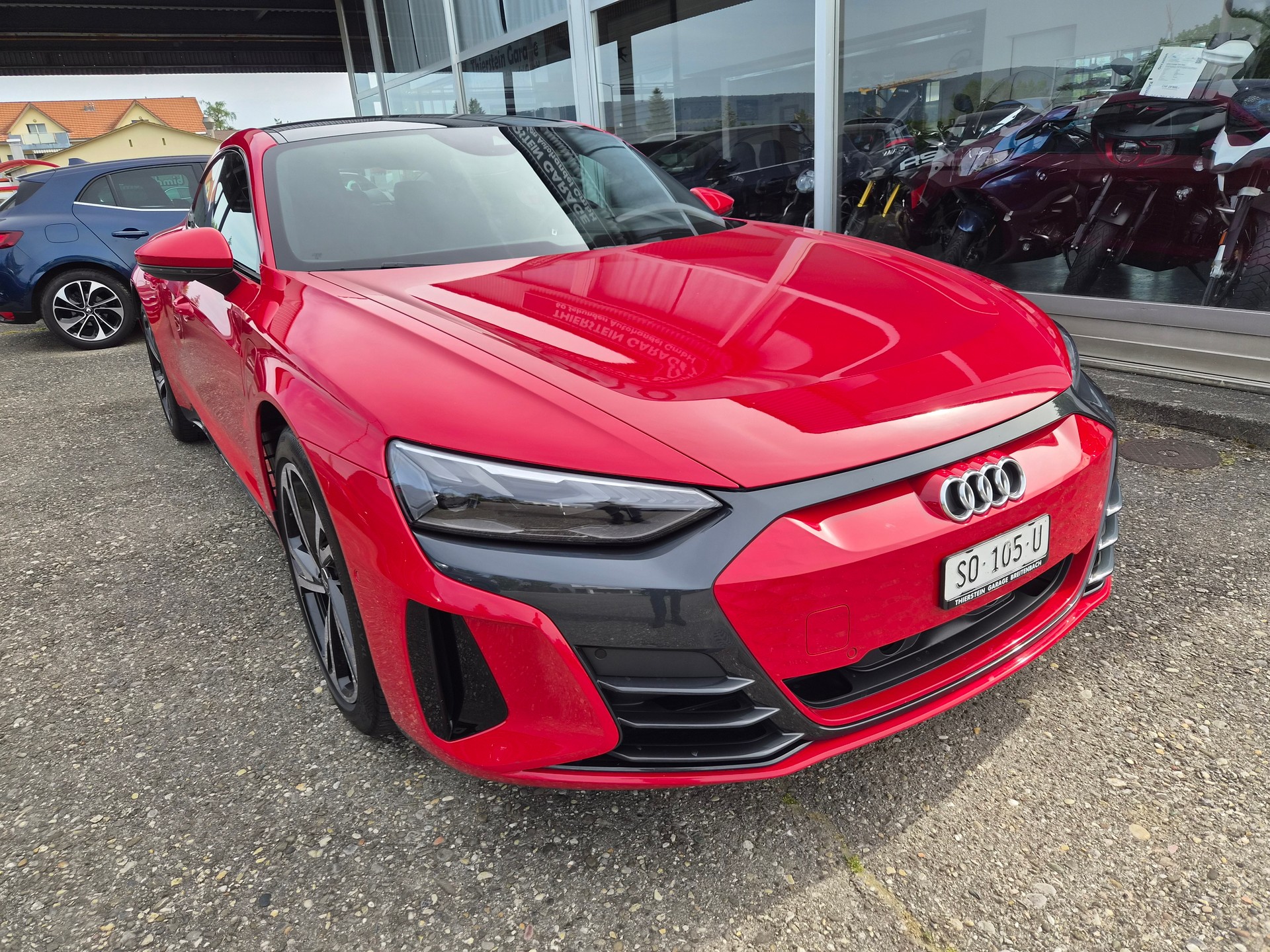 AUDI e-tron GT quattro-image-1