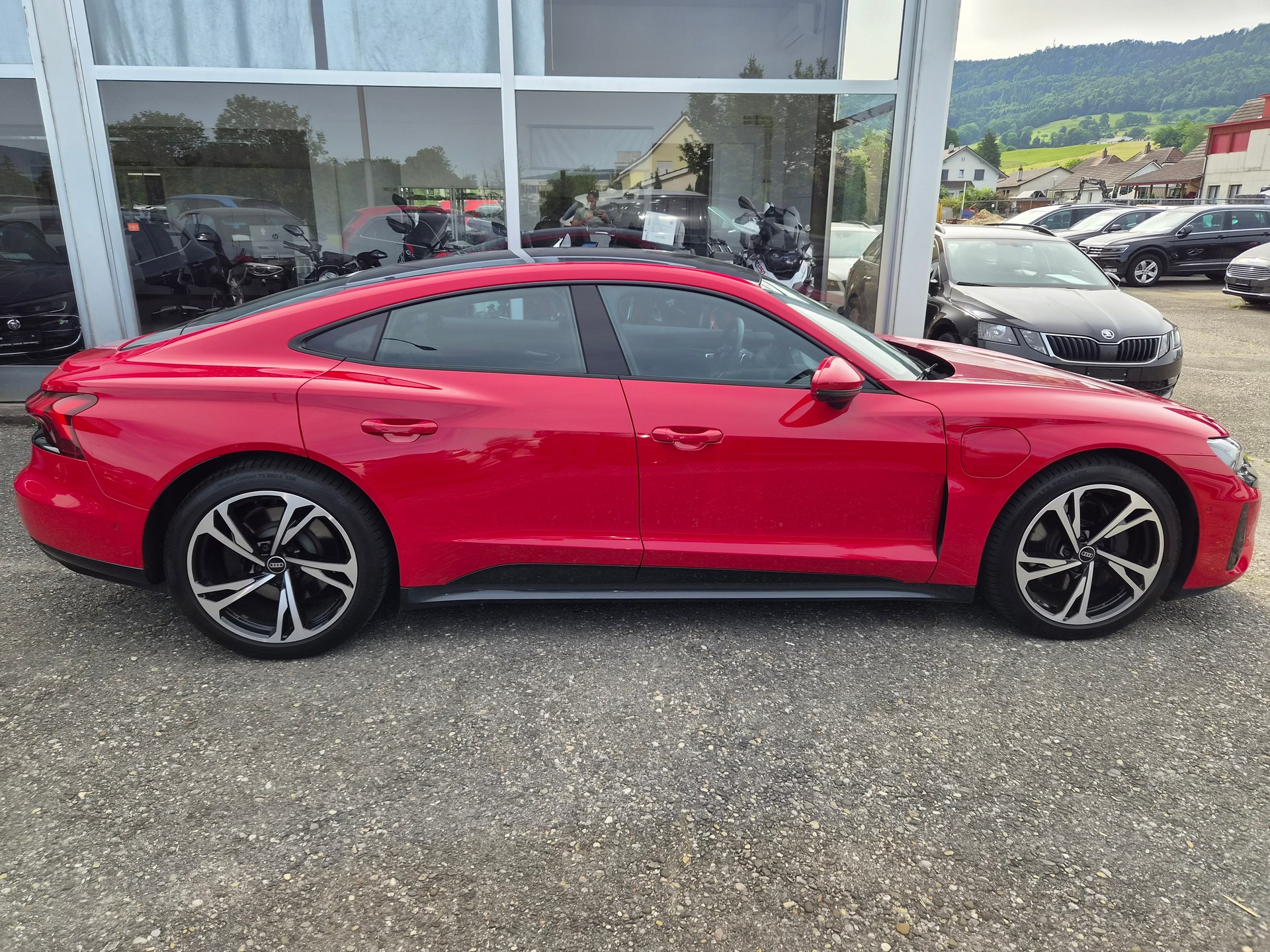 AUDI e-tron GT quattro-image-11