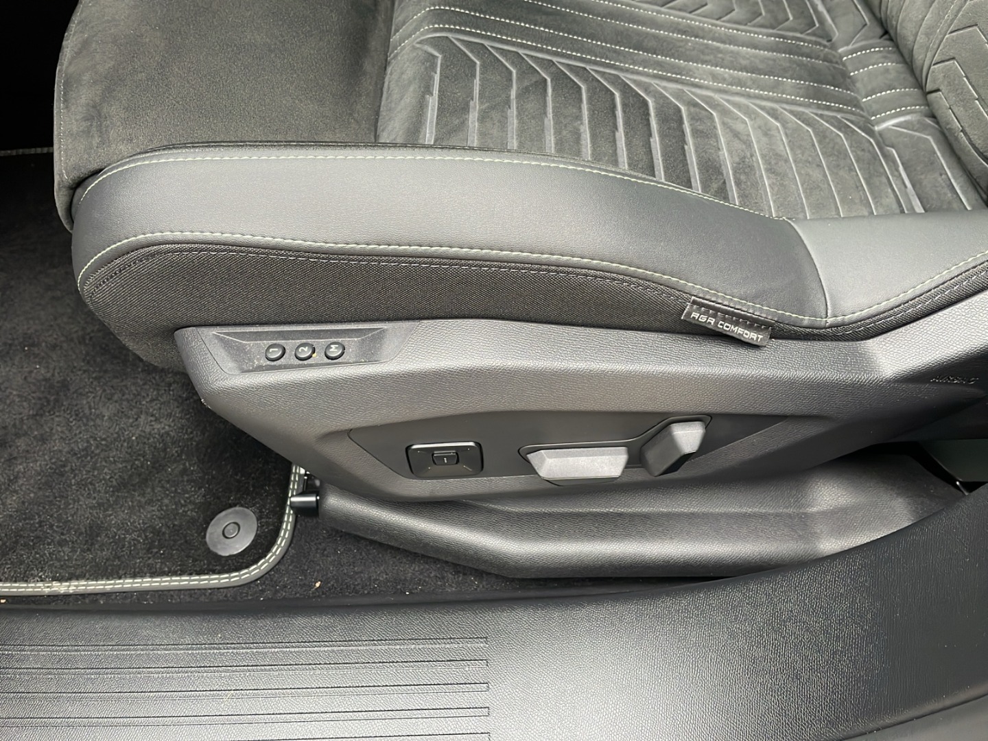 PEUGEOT 5008 145 e-DCS6 GT-image-11