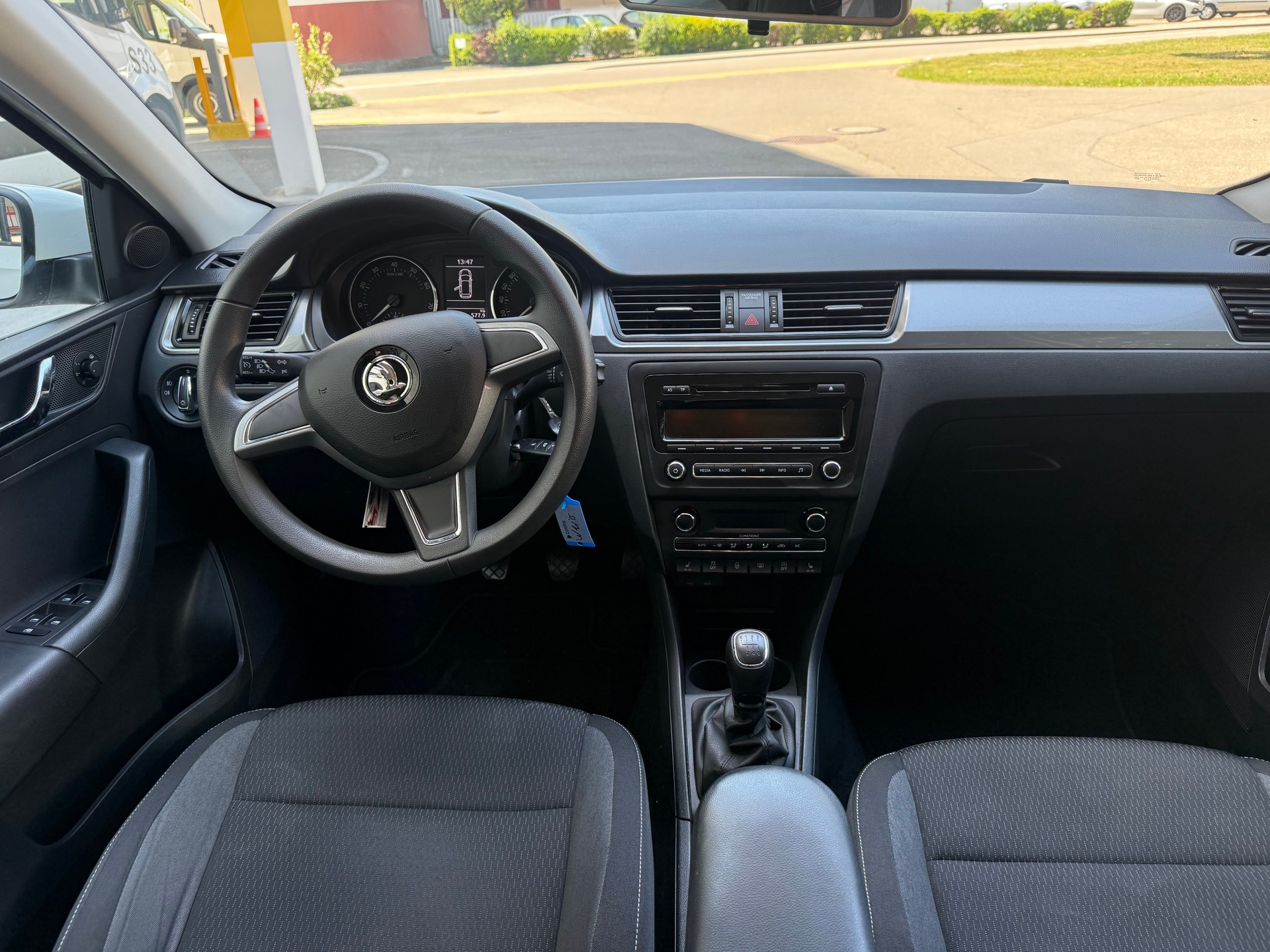 SKODA Rapid Spaceback 1.2 TSI Ambition-image-8