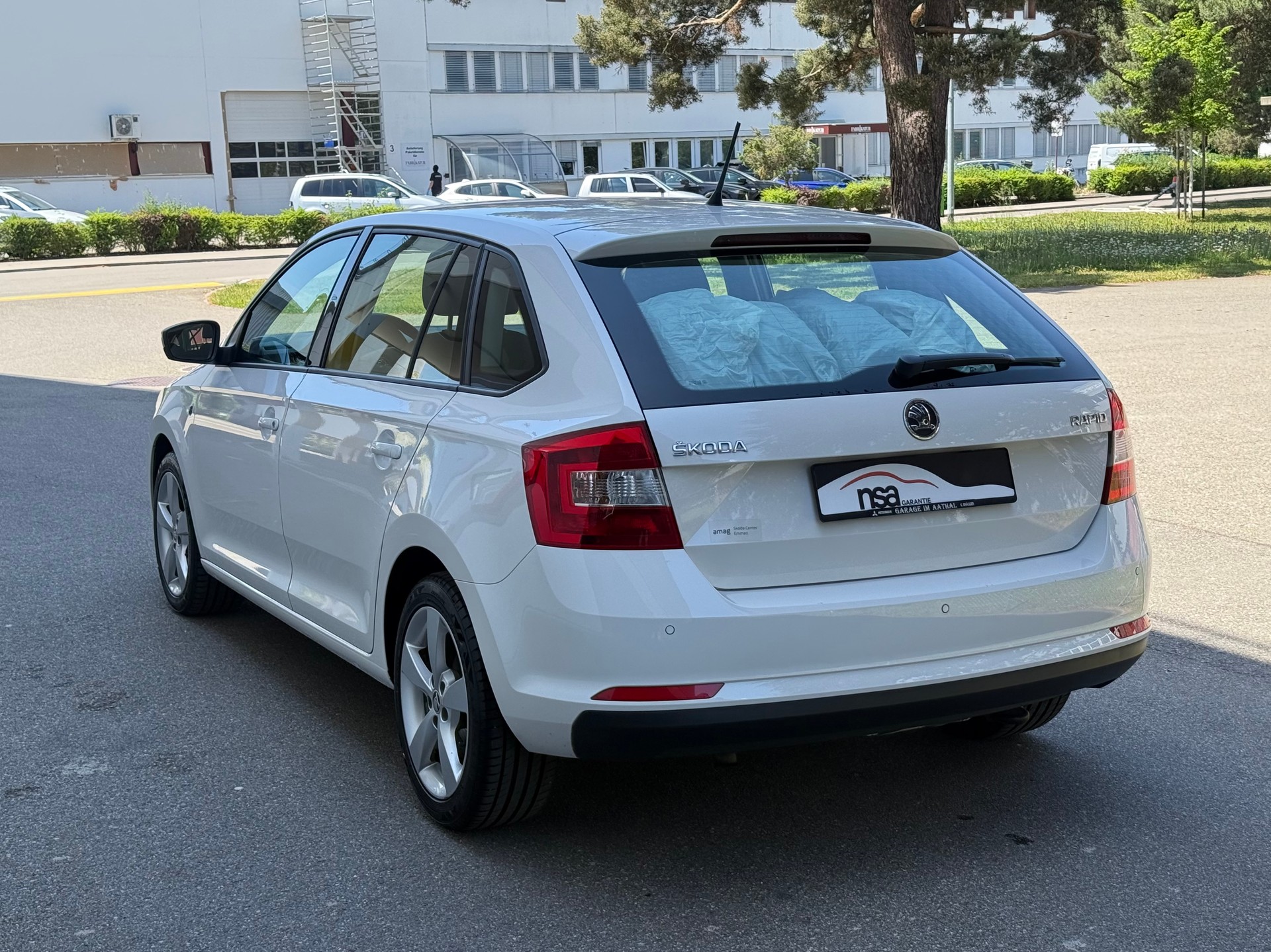 SKODA Rapid Spaceback 1.2 TSI Ambition-image-3