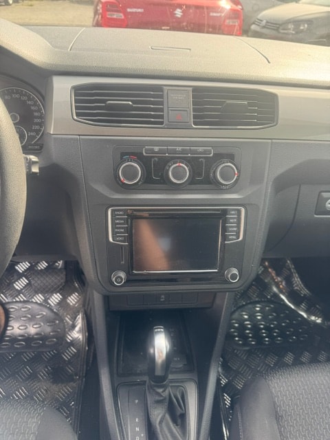 VW Caddy Maxi 2.0 TDI Trendline DSG-image-13