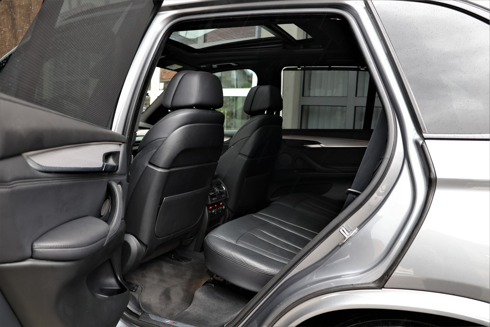 BMW X5 xDrive M50d Steptronic (CH) 7 Plätzer + 3.5T AHK-image-11