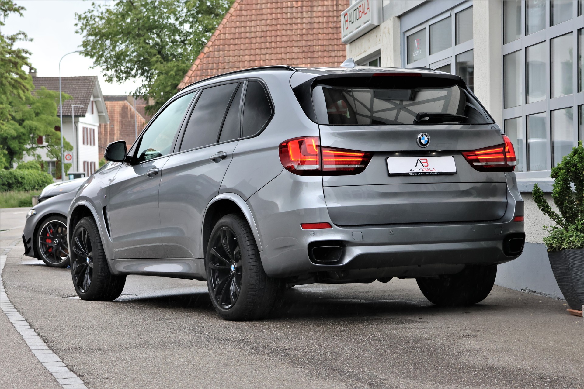 BMW X5 xDrive M50d Steptronic (CH) 7 Plätzer + 3.5T AHK-showroom-element-2