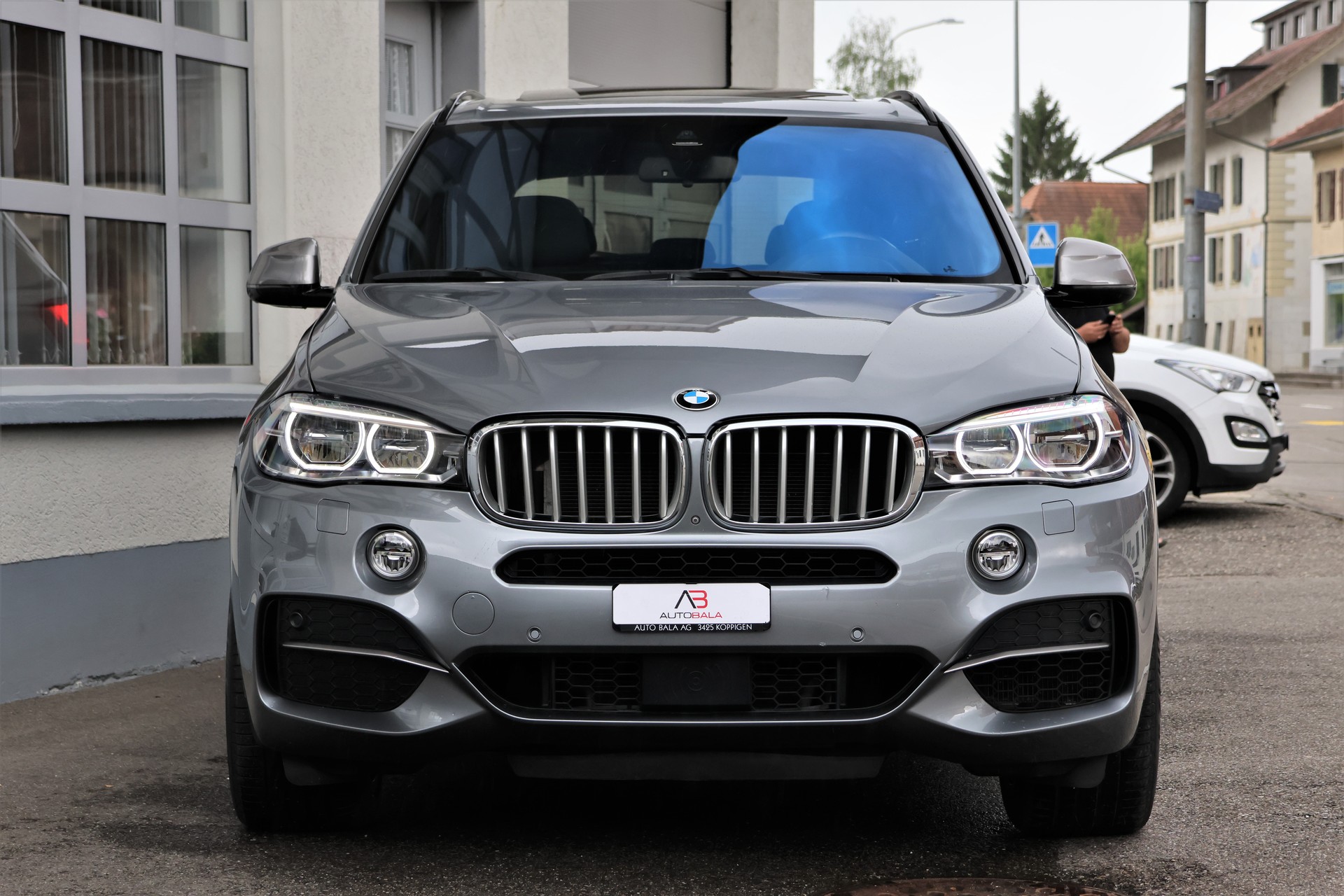 BMW X5 xDrive M50d Steptronic (CH) 7 Plätzer + 3.5T AHK-showroom-element-1