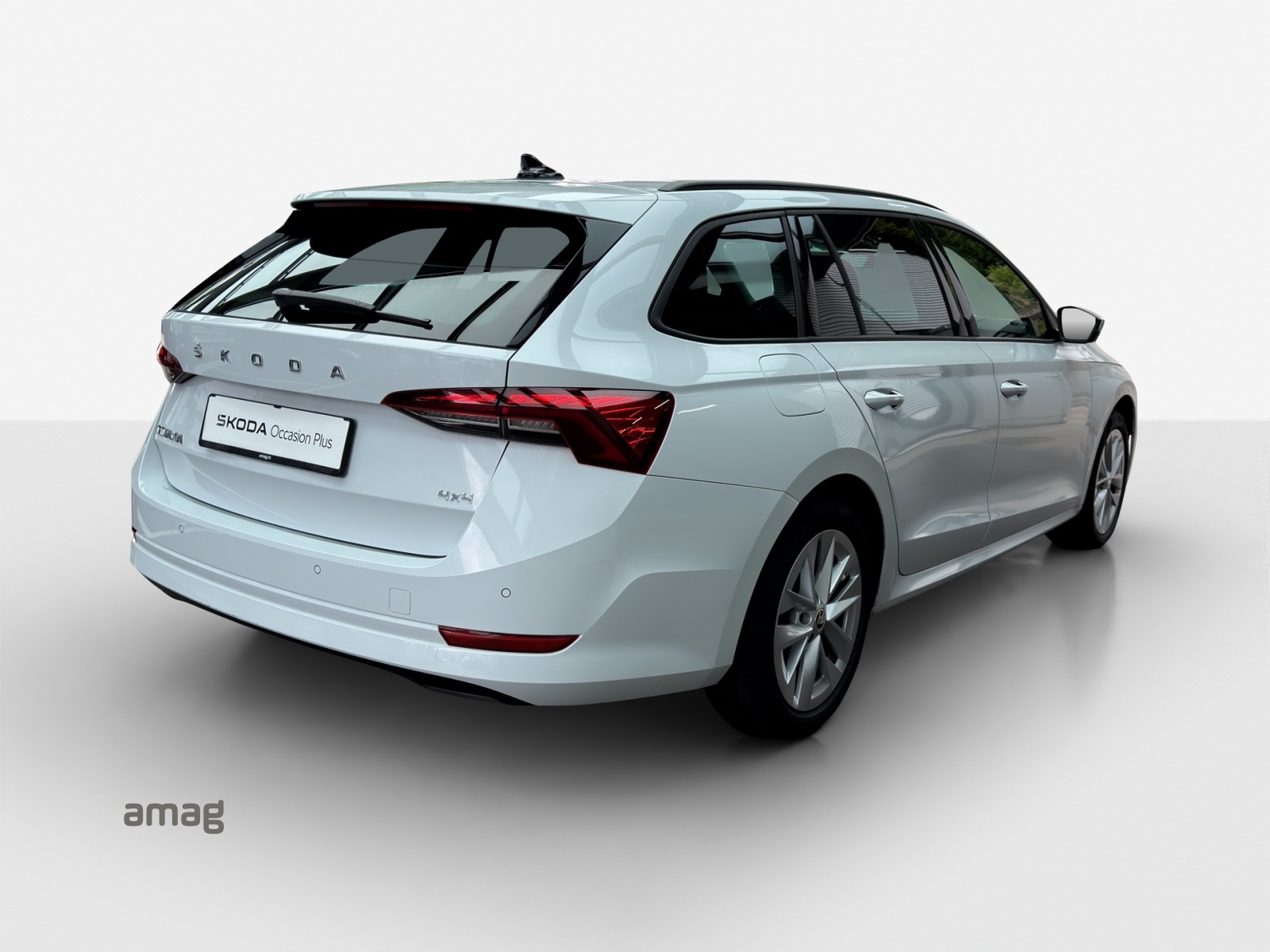 SKODA Octavia Combi 2.0 TSI Ambition DSG 4x4-image-4