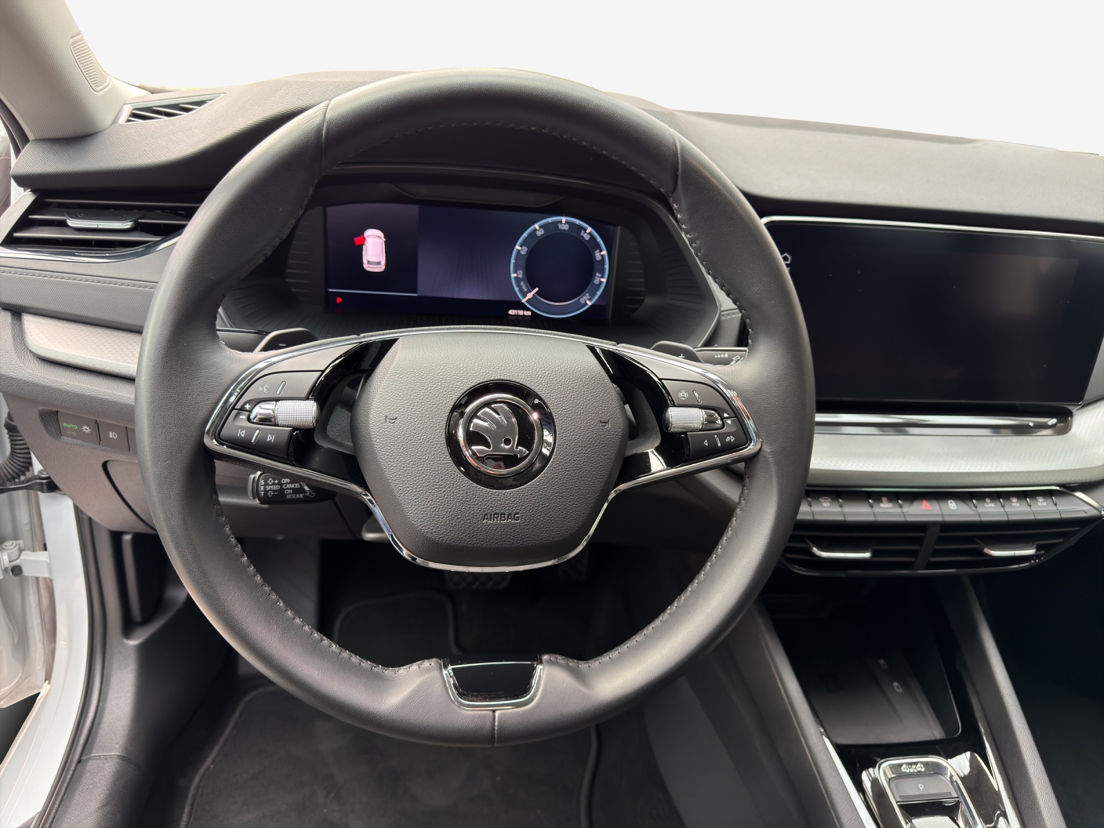 SKODA Octavia Combi 2.0 TSI Ambition DSG 4x4-image-9